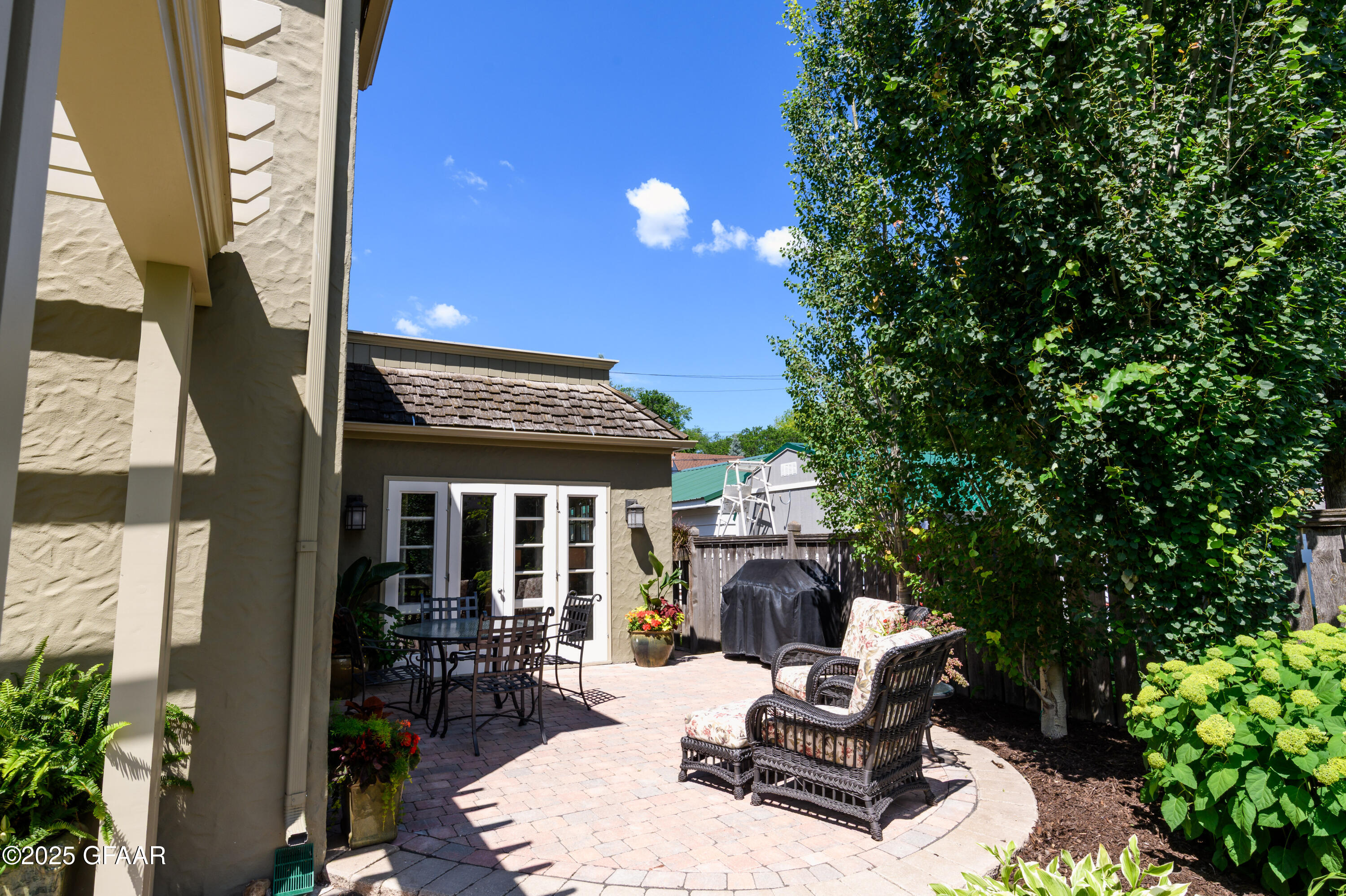 1300 LINCOLN Drive