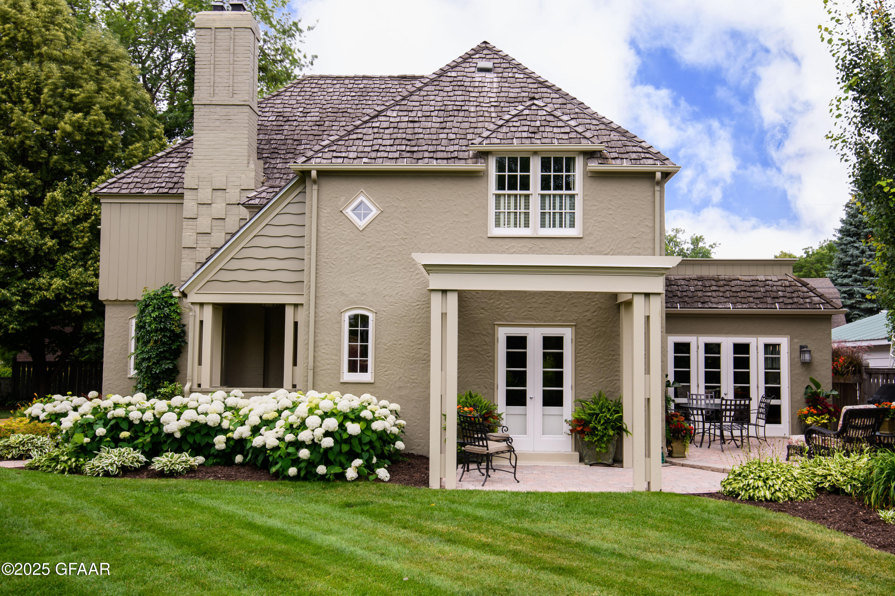 1300 LINCOLN Drive