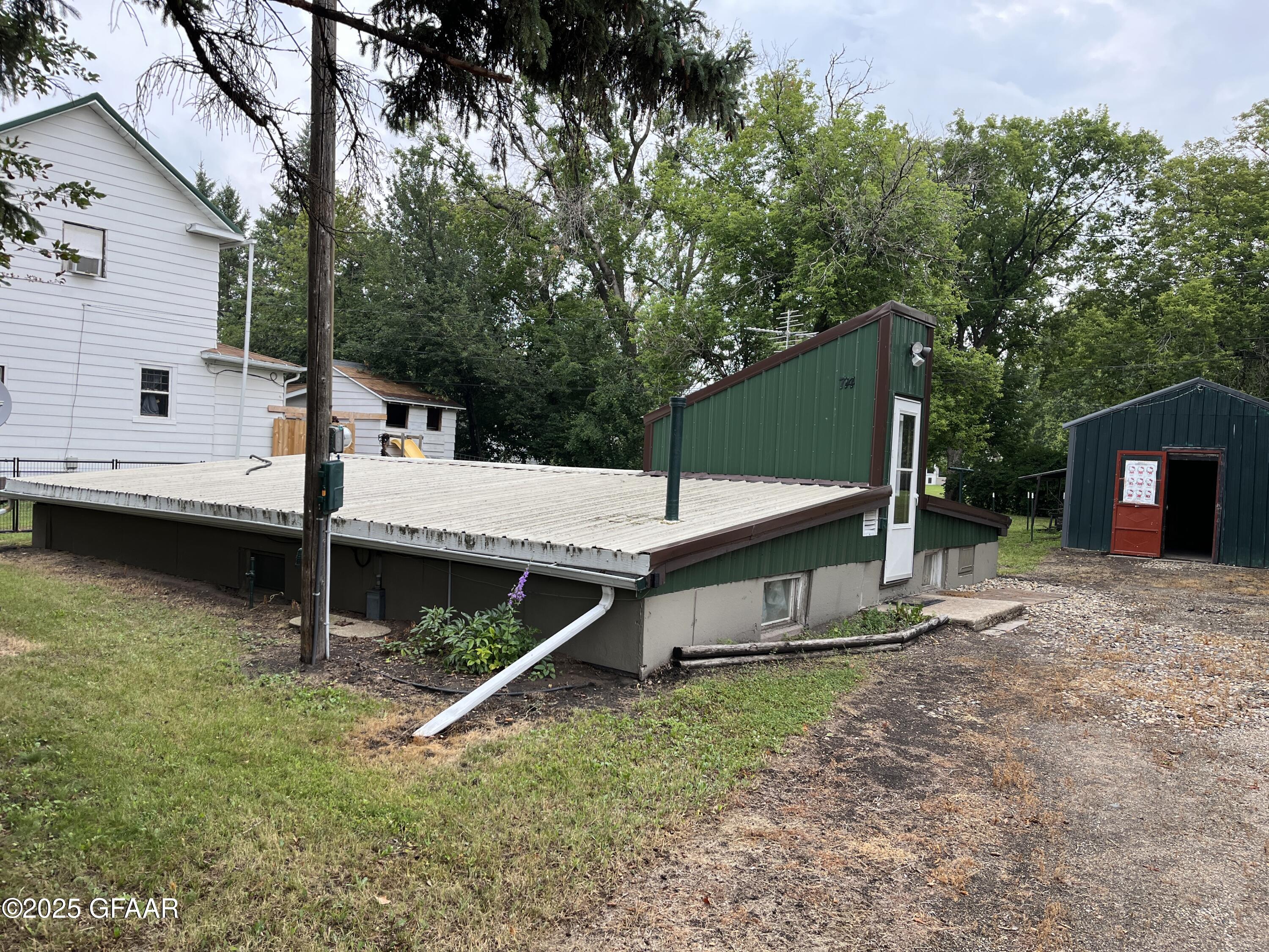 714 ALEXANDER Avenue