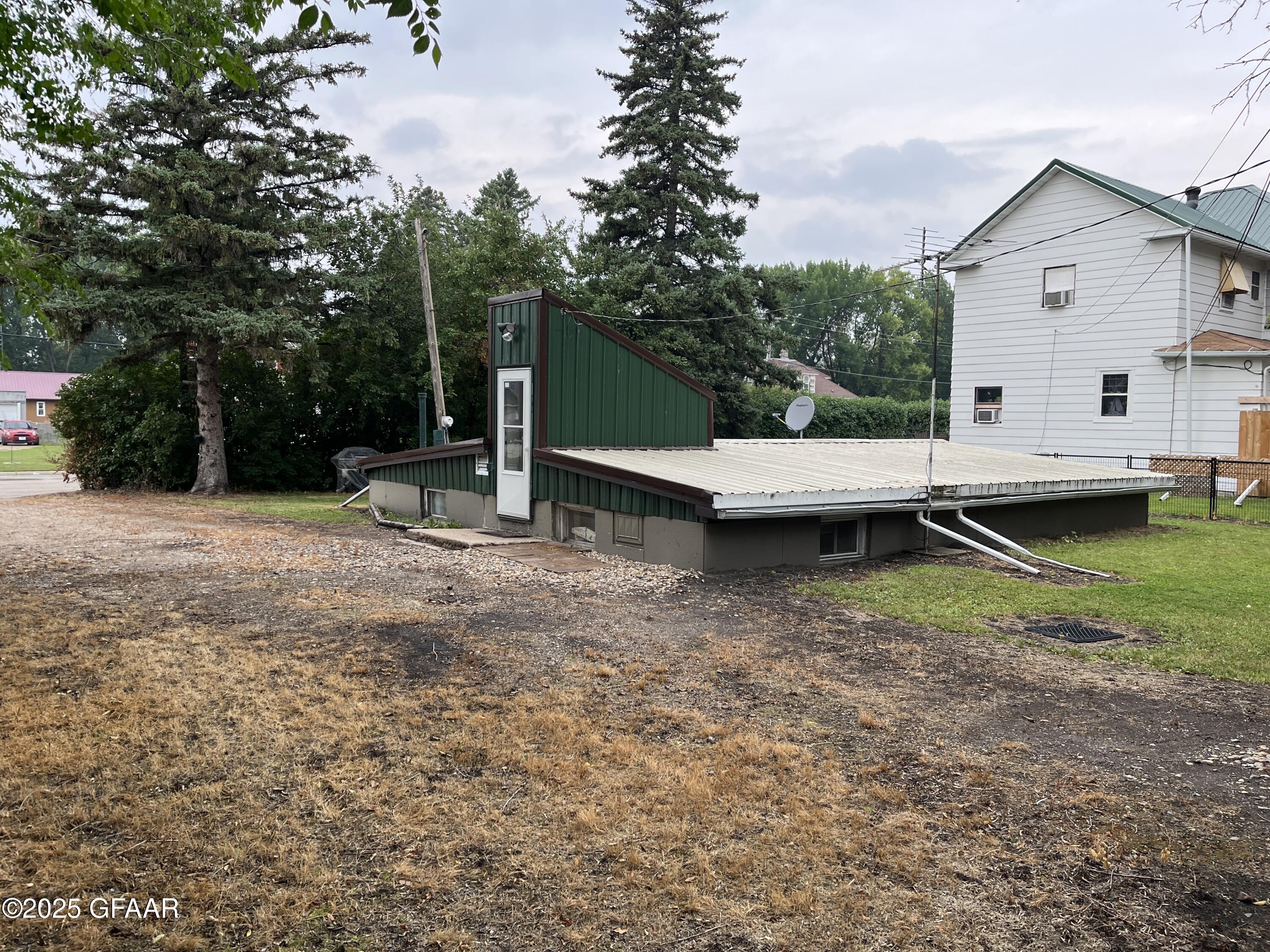 714 ALEXANDER Avenue