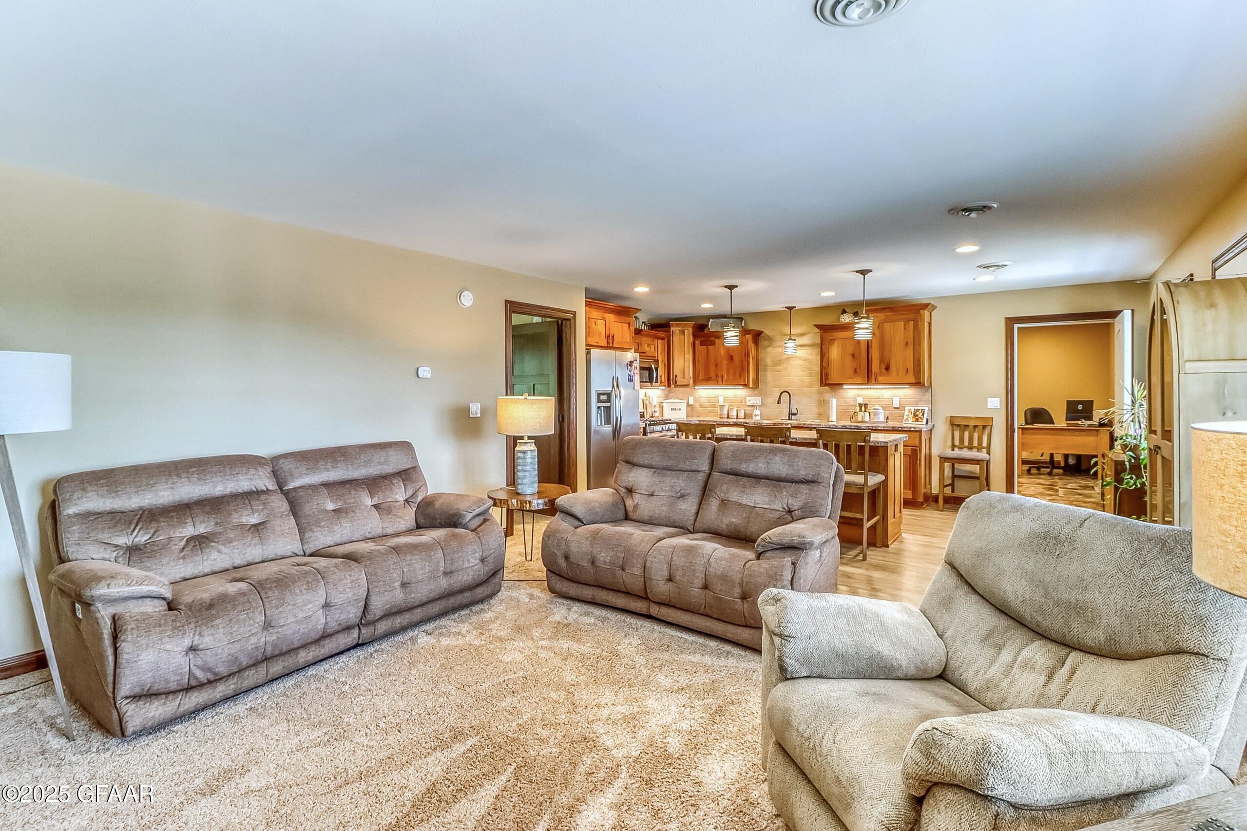 3350 LUCKE Lane W