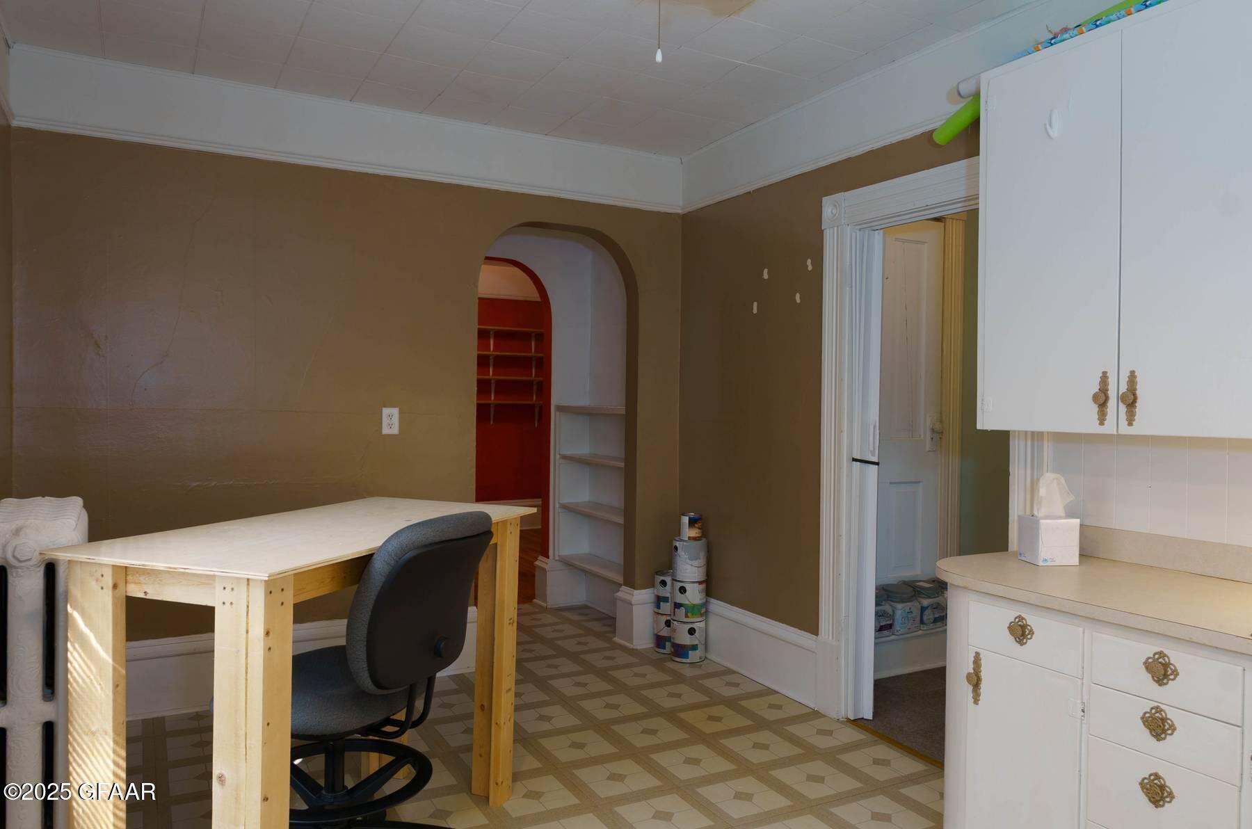 623 CENTRAL Street N