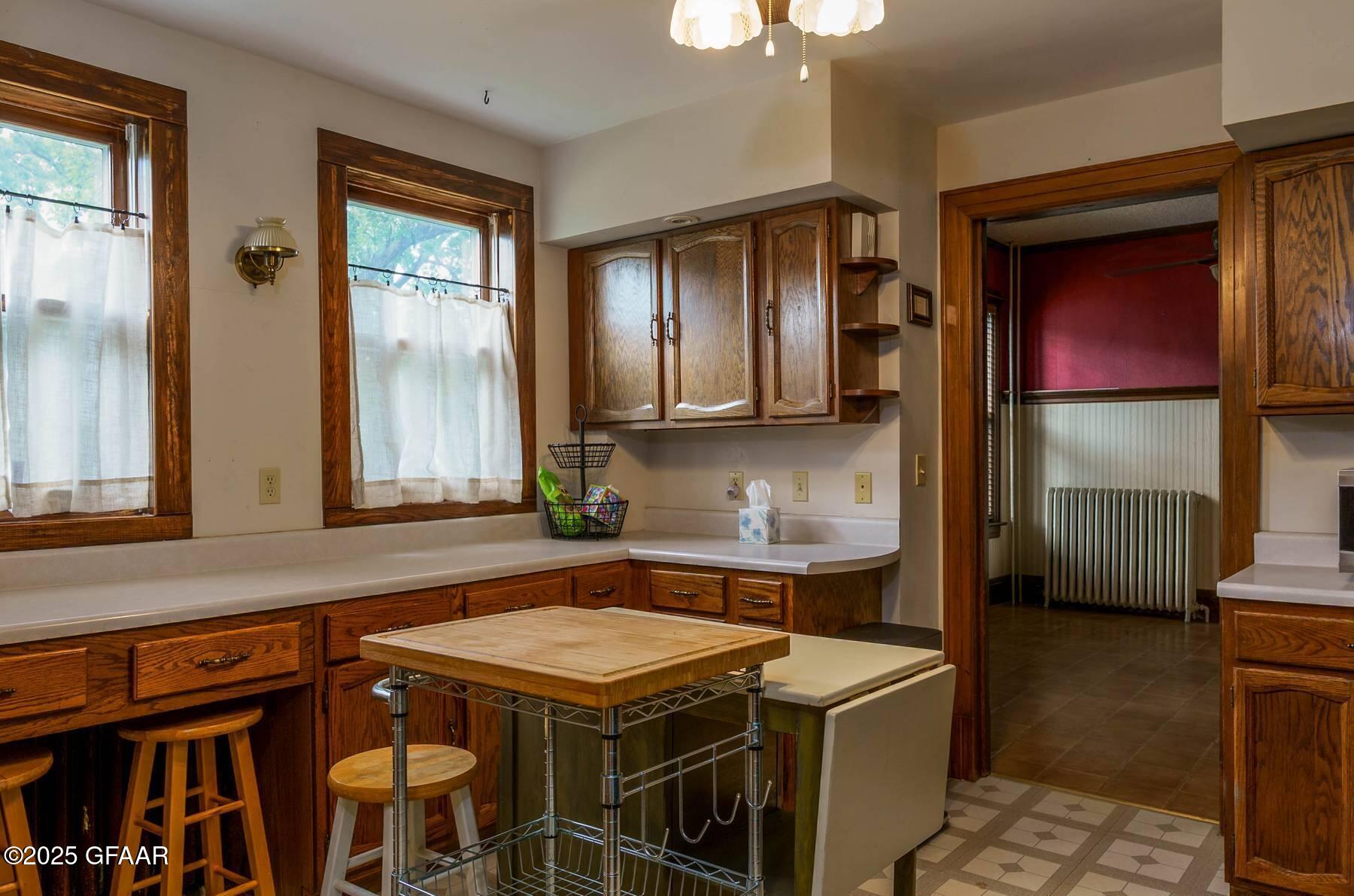 623 CENTRAL Street N