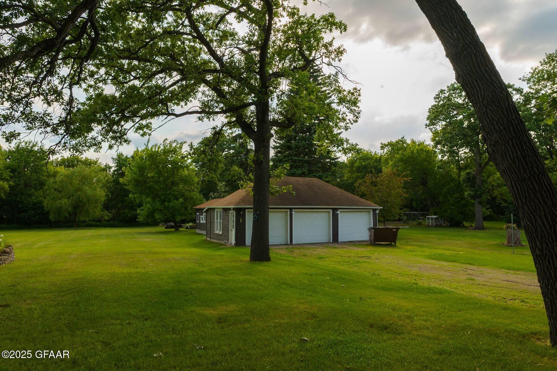 623 CENTRAL Street N