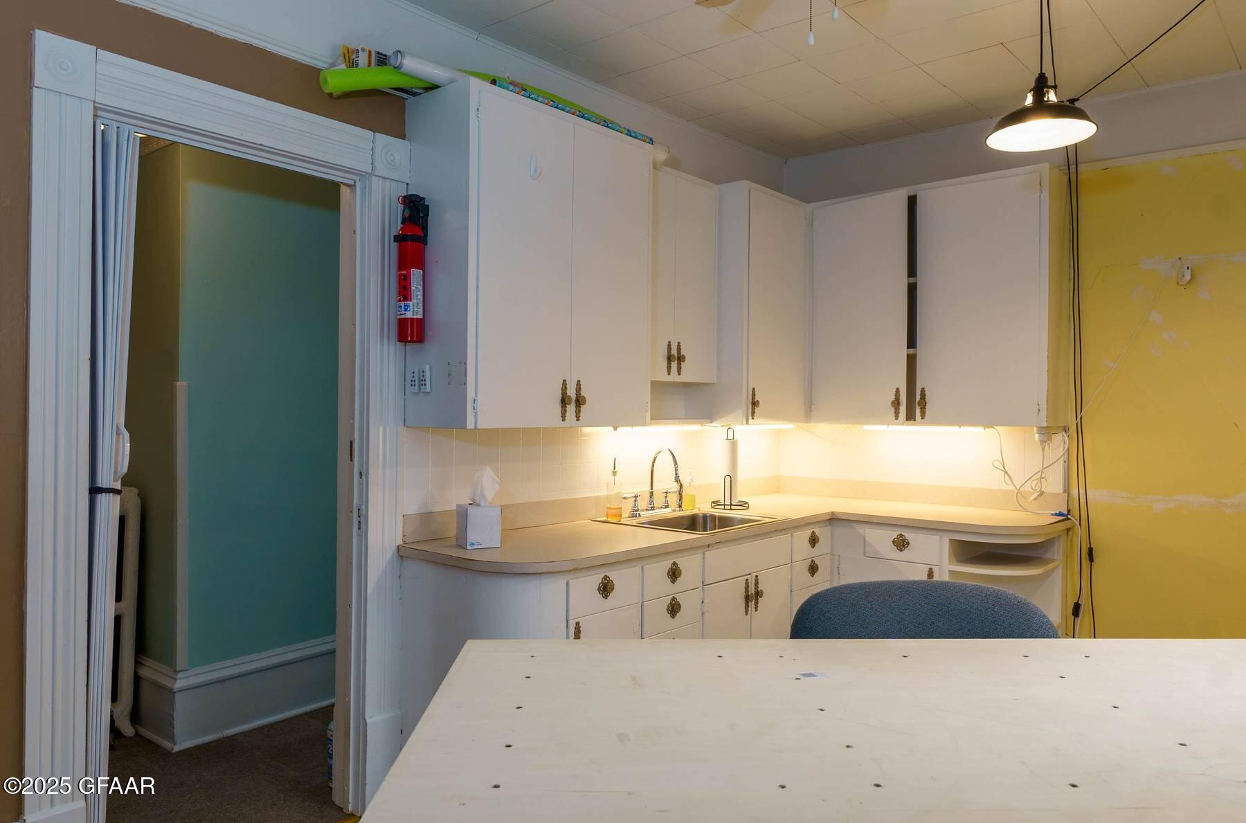 623 CENTRAL Street N