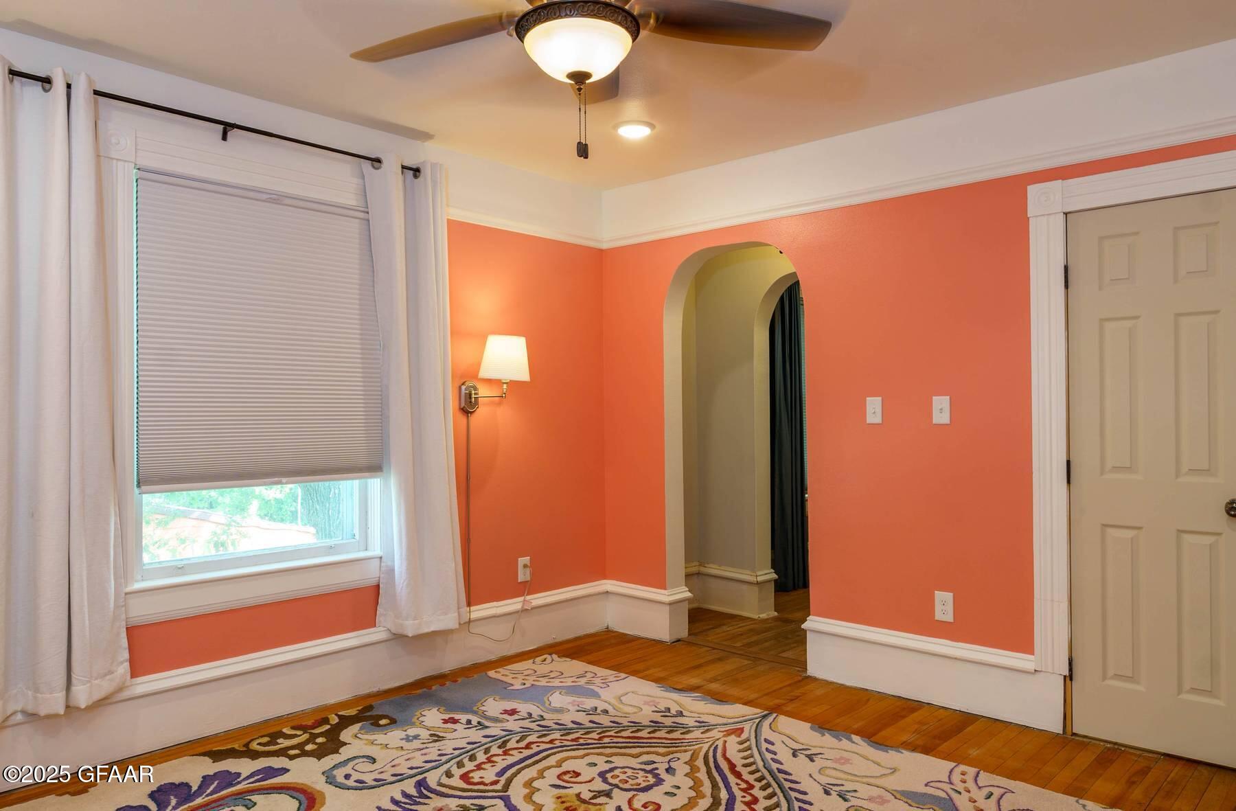 623 CENTRAL Street N