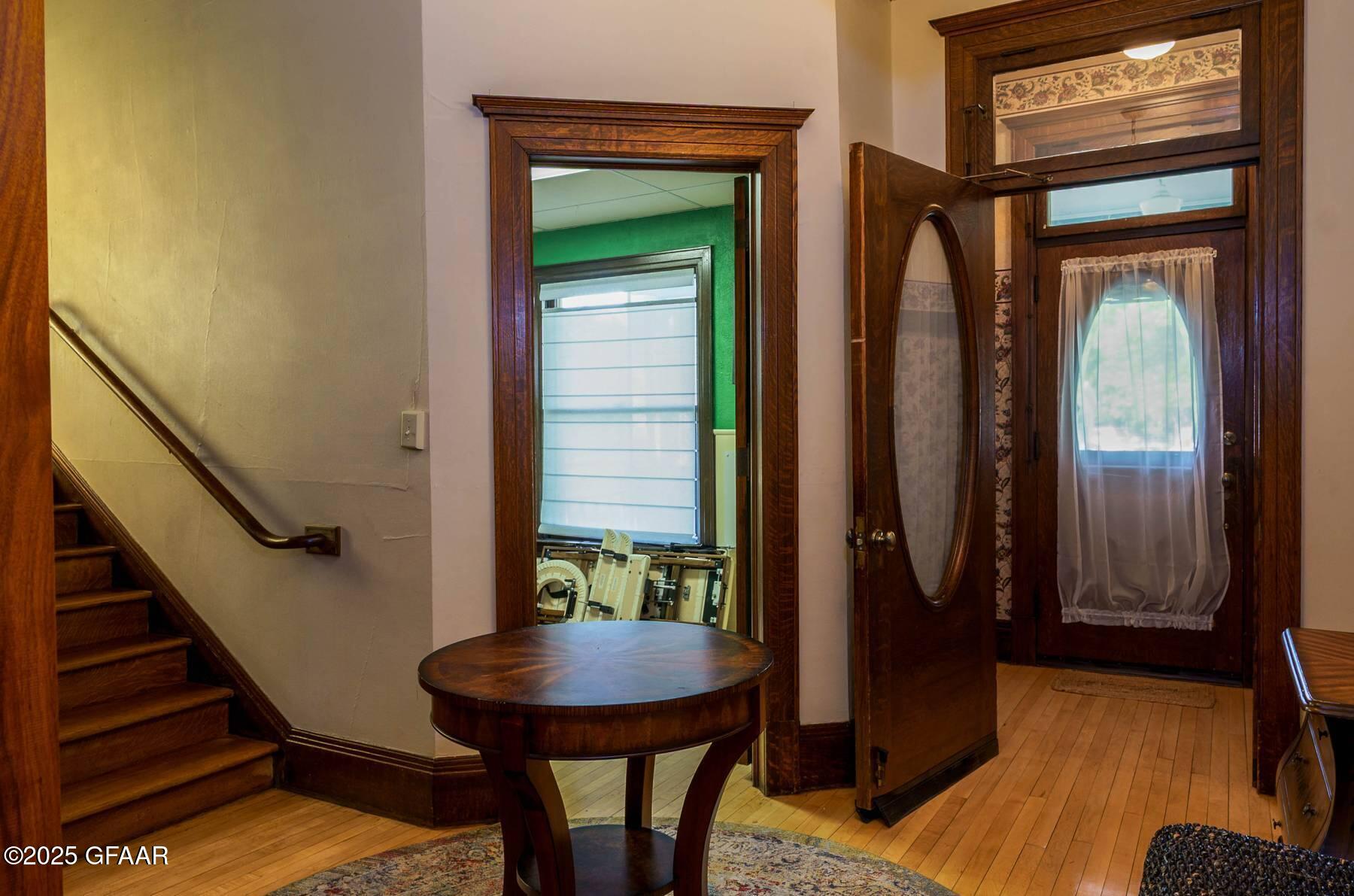 623 CENTRAL Street N