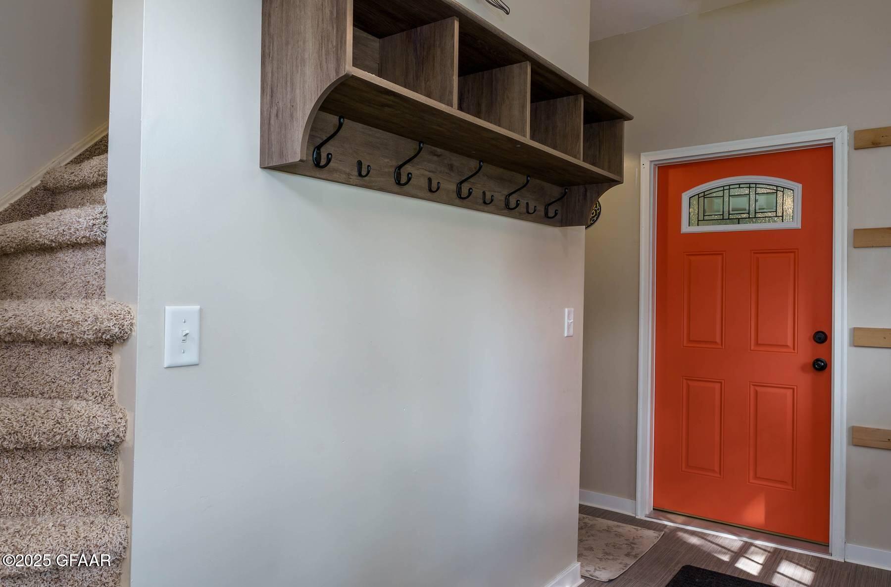 623 CENTRAL Street N