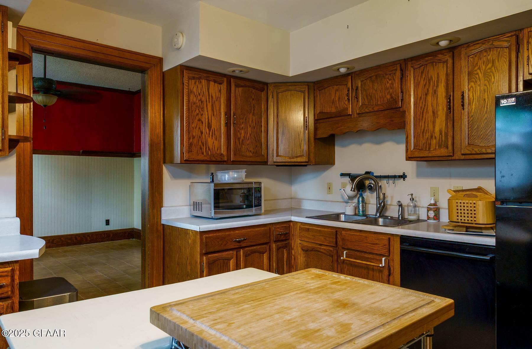 623 CENTRAL Street N