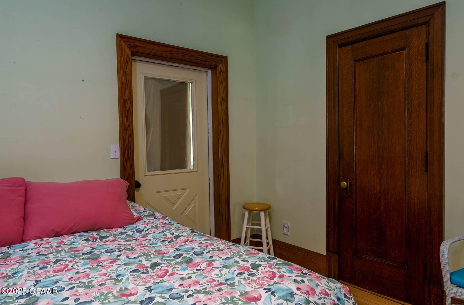 623 CENTRAL Street N