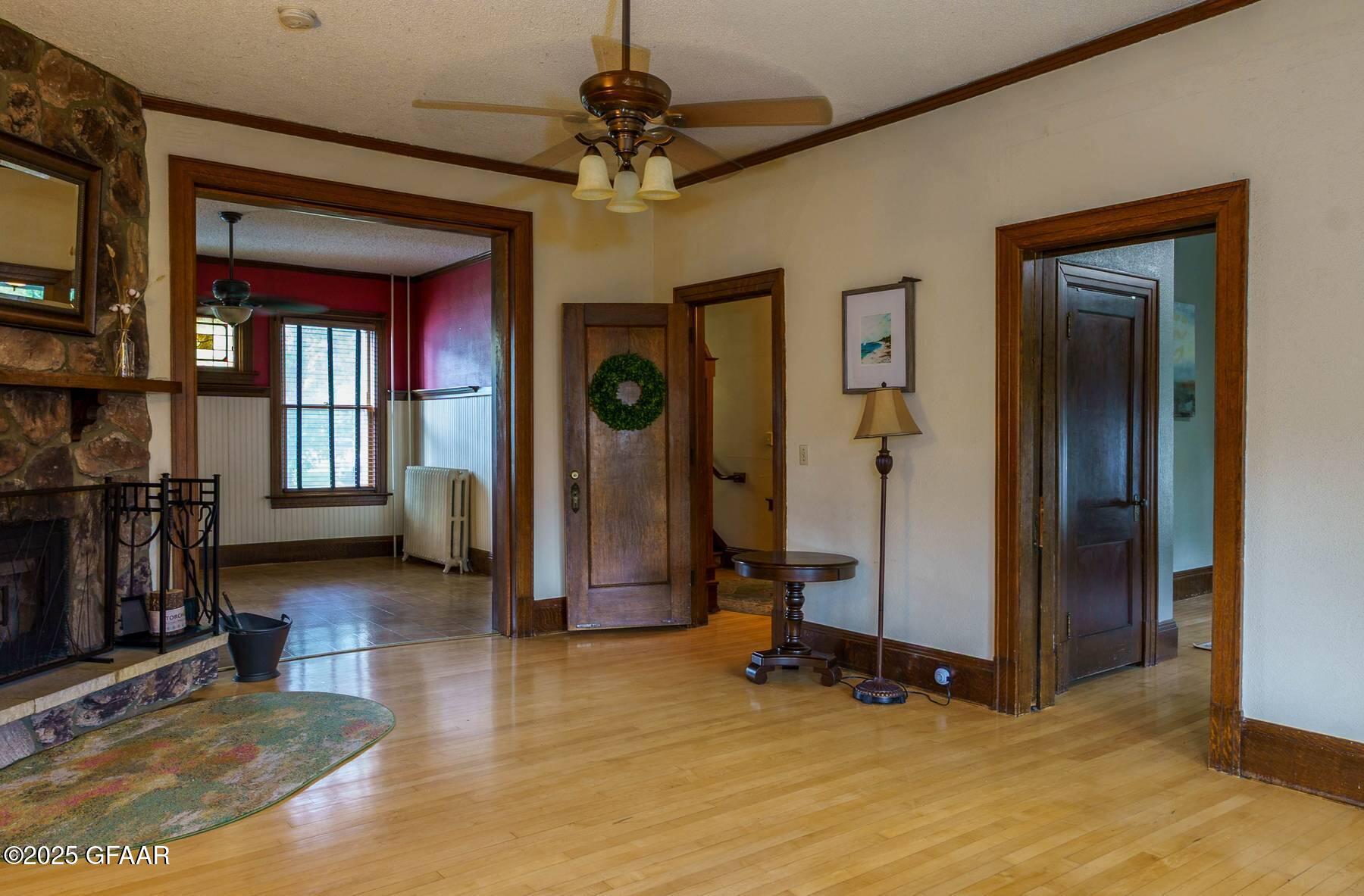 623 CENTRAL Street N