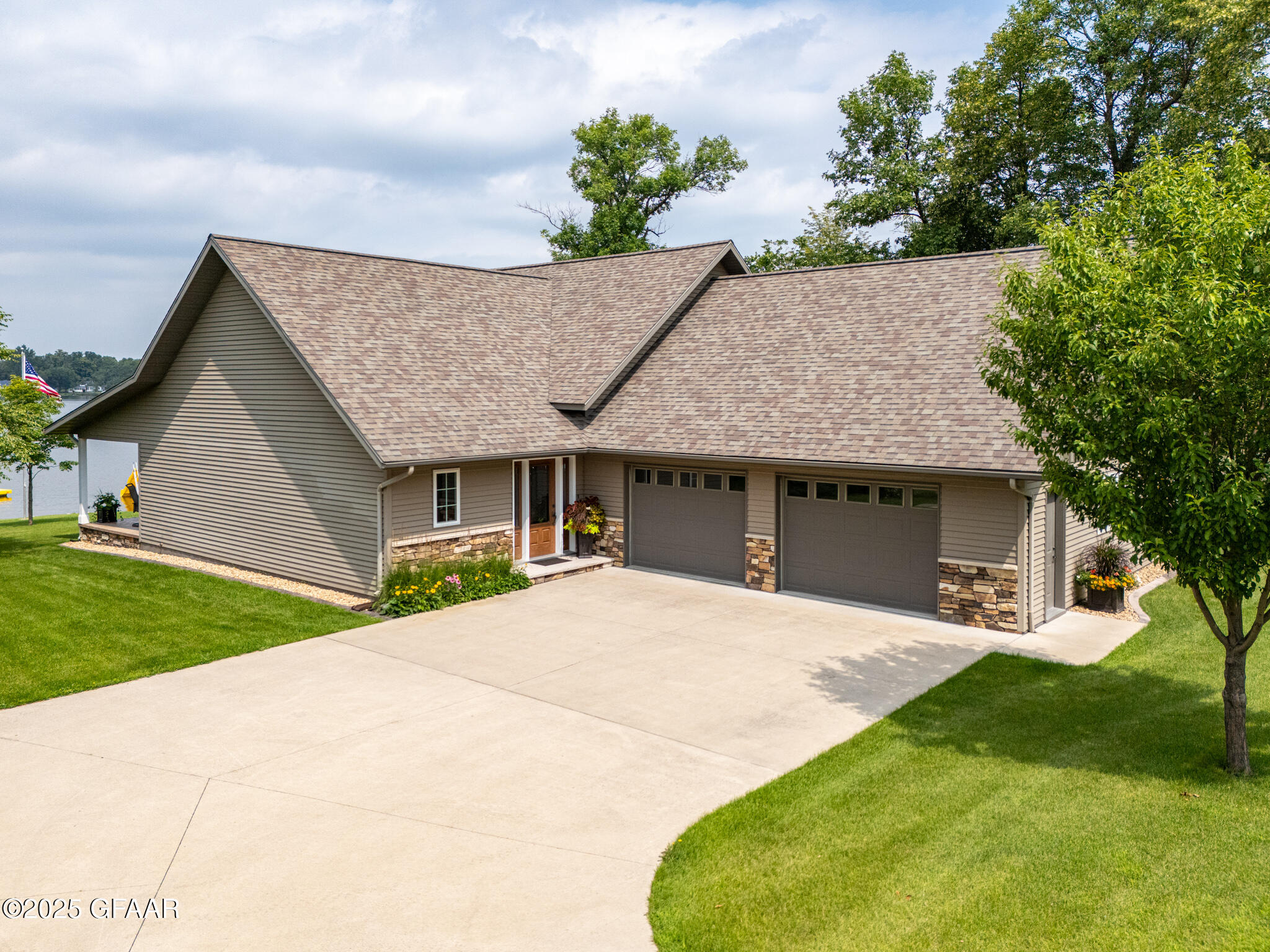 34553 E TRINITY PT Road