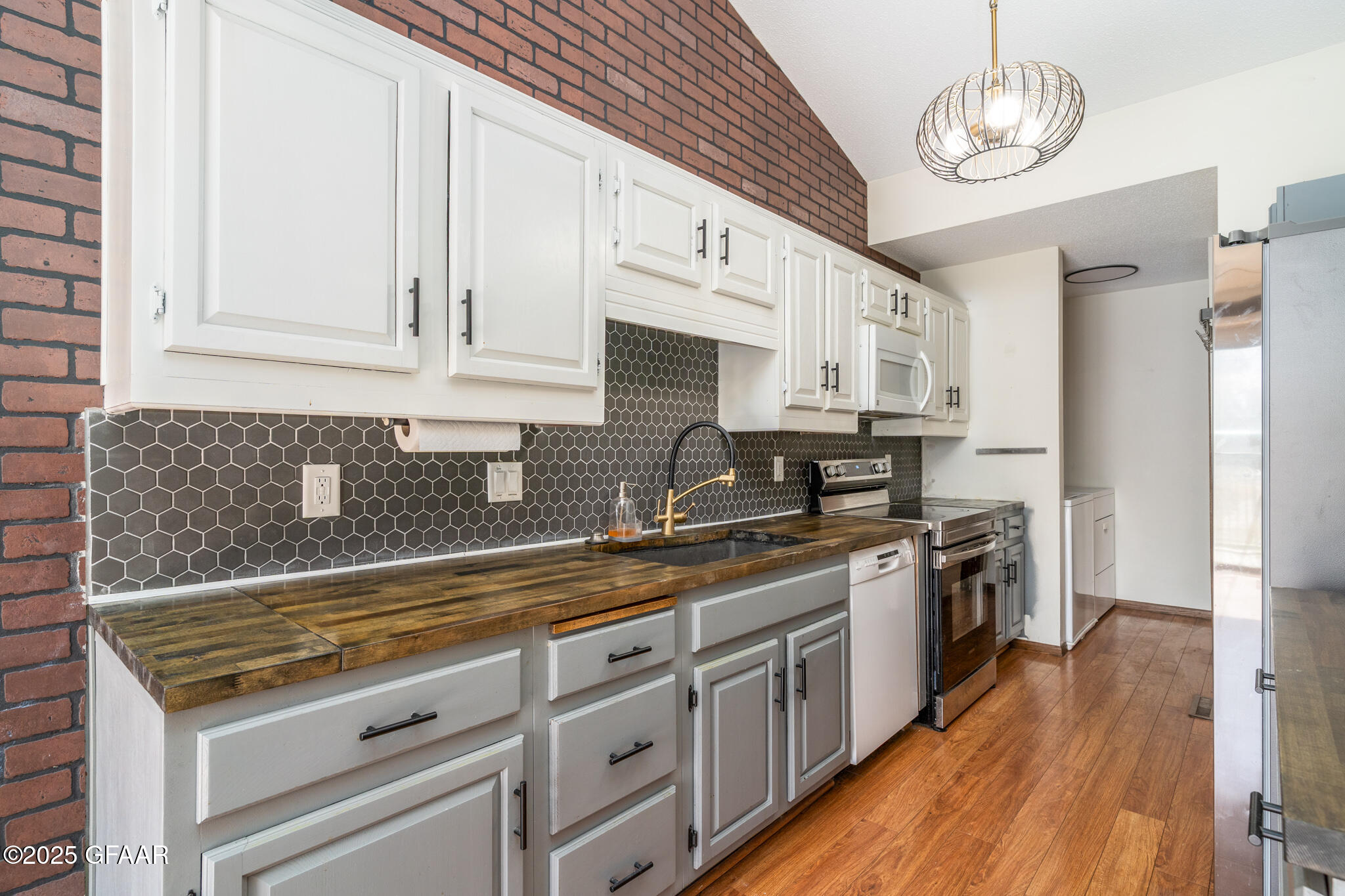 815 40TH Avenue S, E119