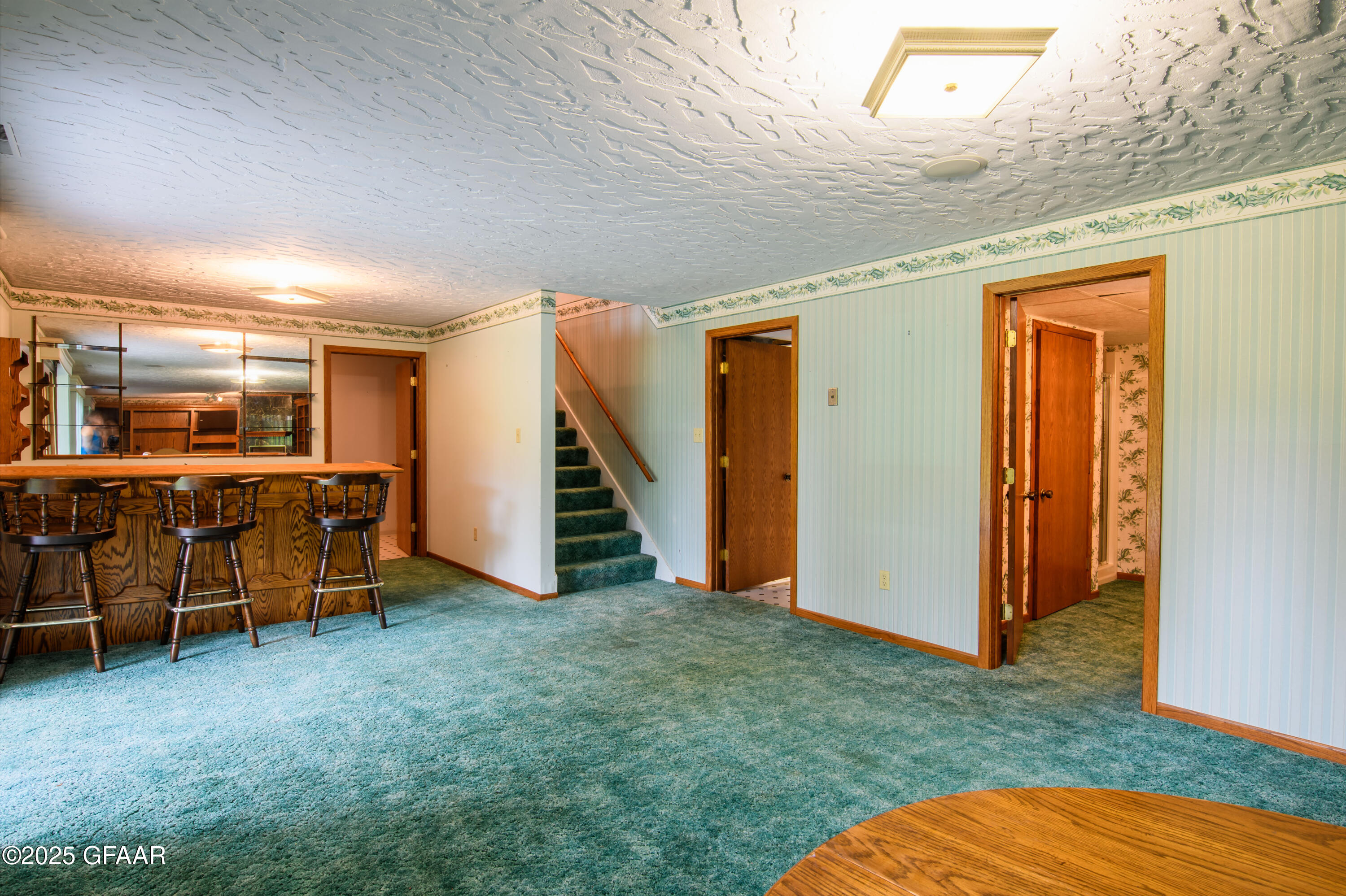 224 CIRCLE HILLS Drive