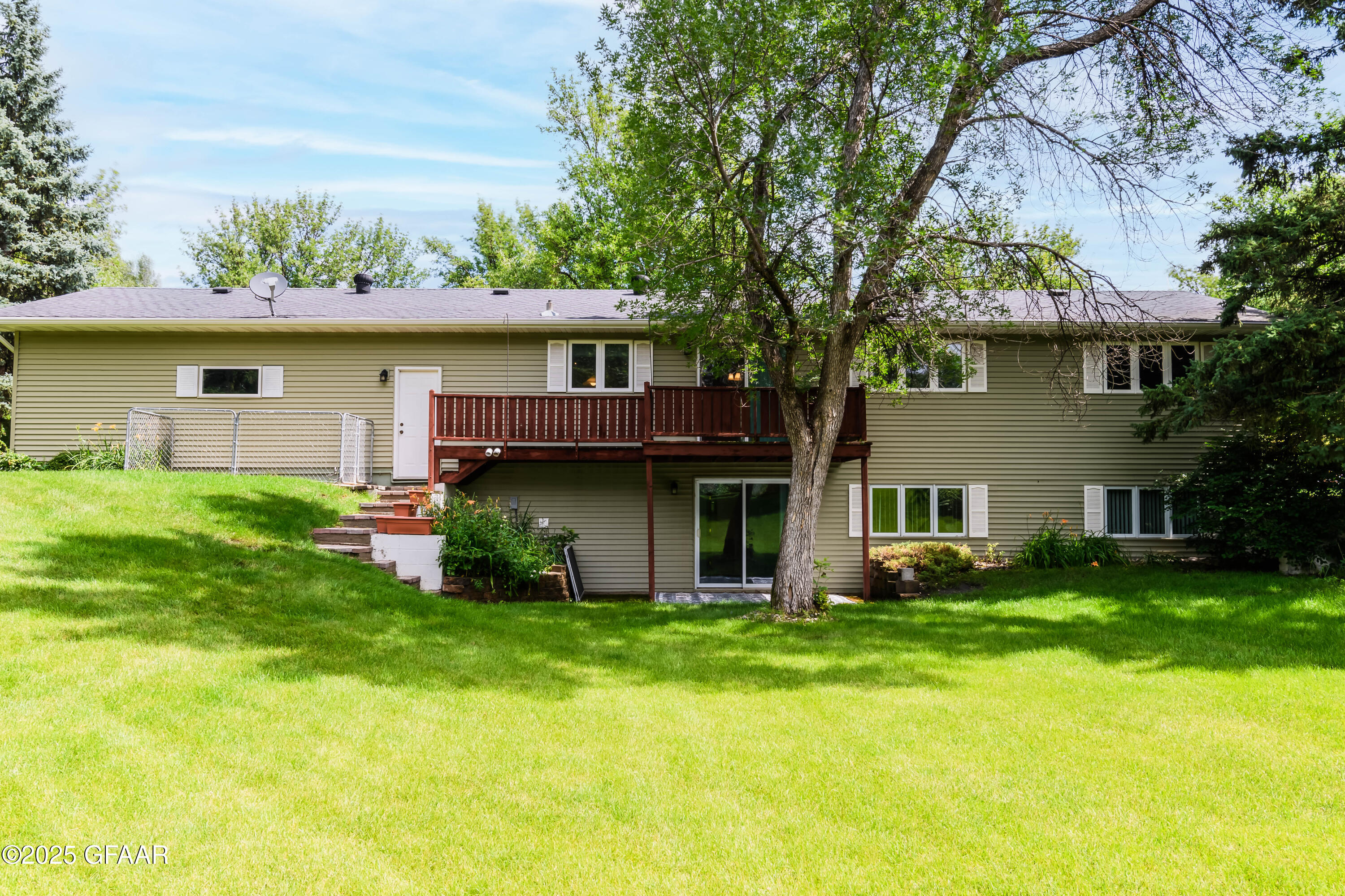 224 CIRCLE HILLS Drive