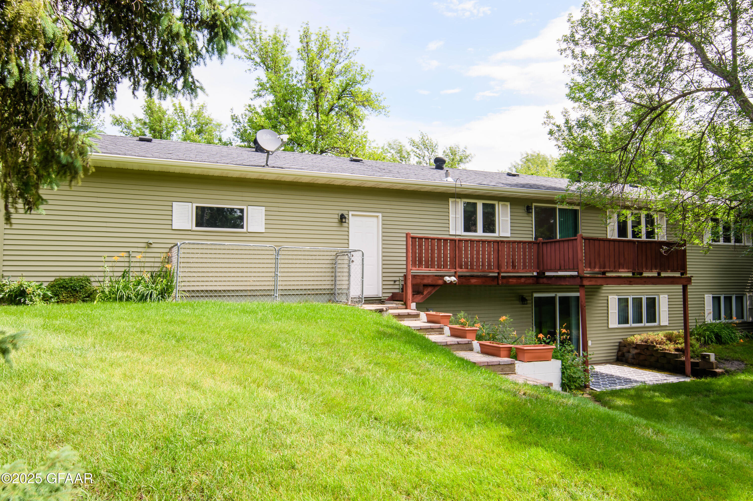 224 CIRCLE HILLS Drive