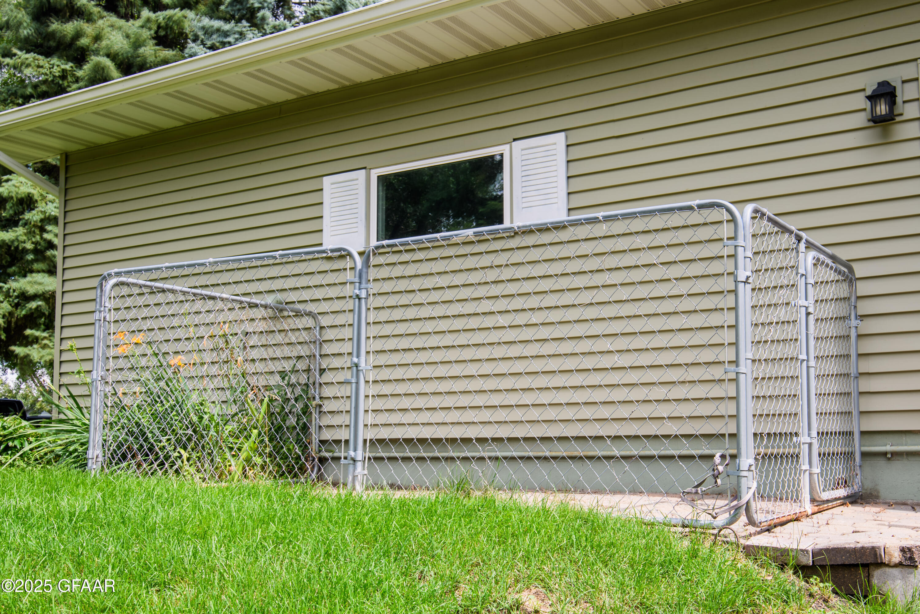 224 CIRCLE HILLS Drive