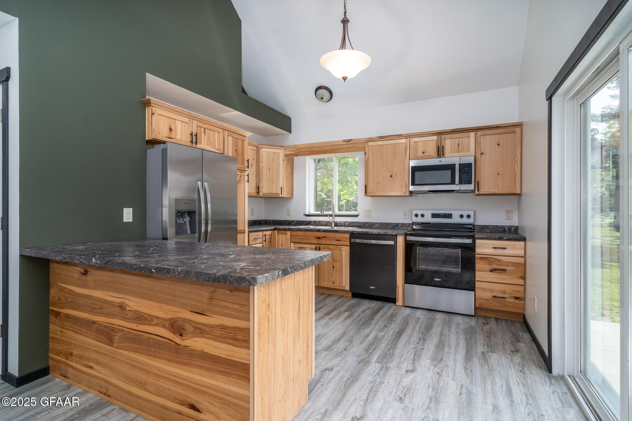 14073 RED OAK Road SE