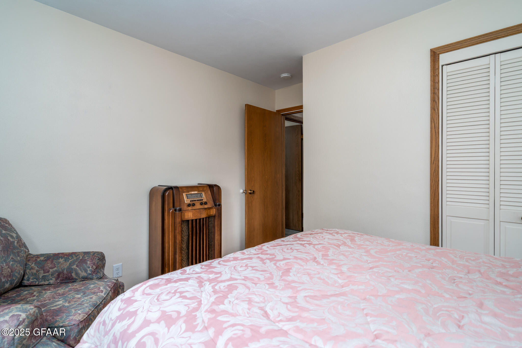 2215 COTTONWOOD Street