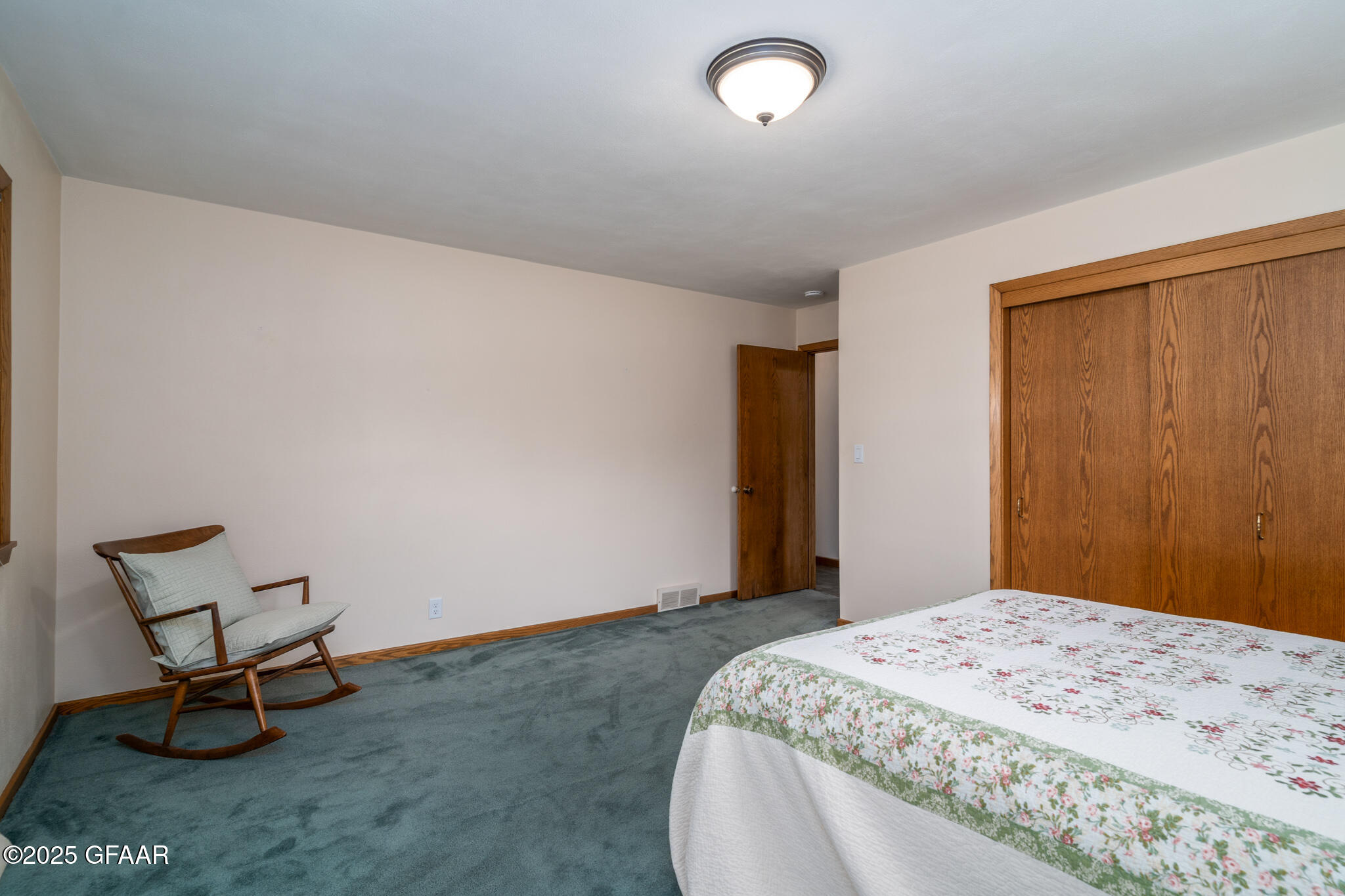 2215 COTTONWOOD Street