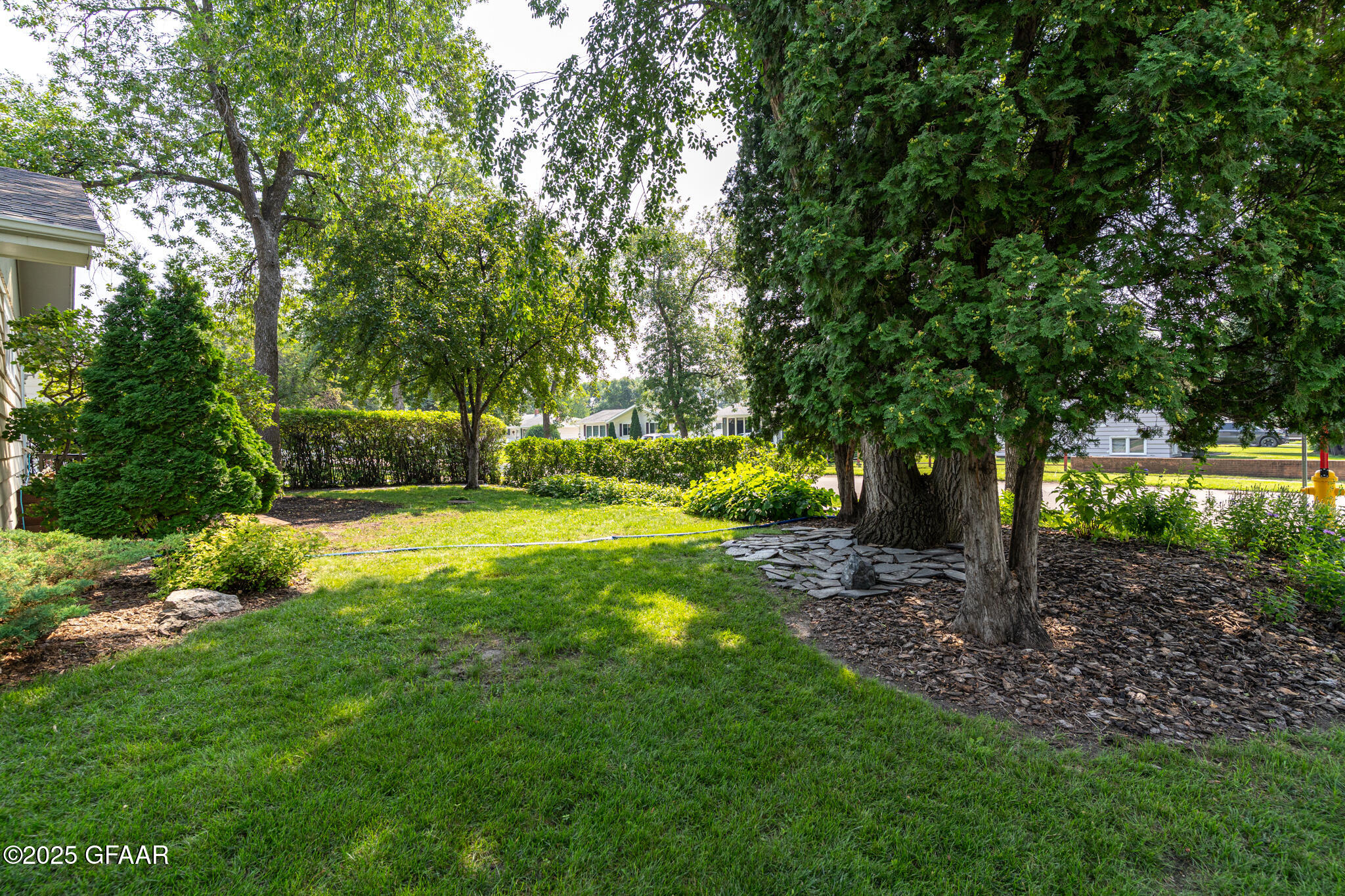 2215 COTTONWOOD Street