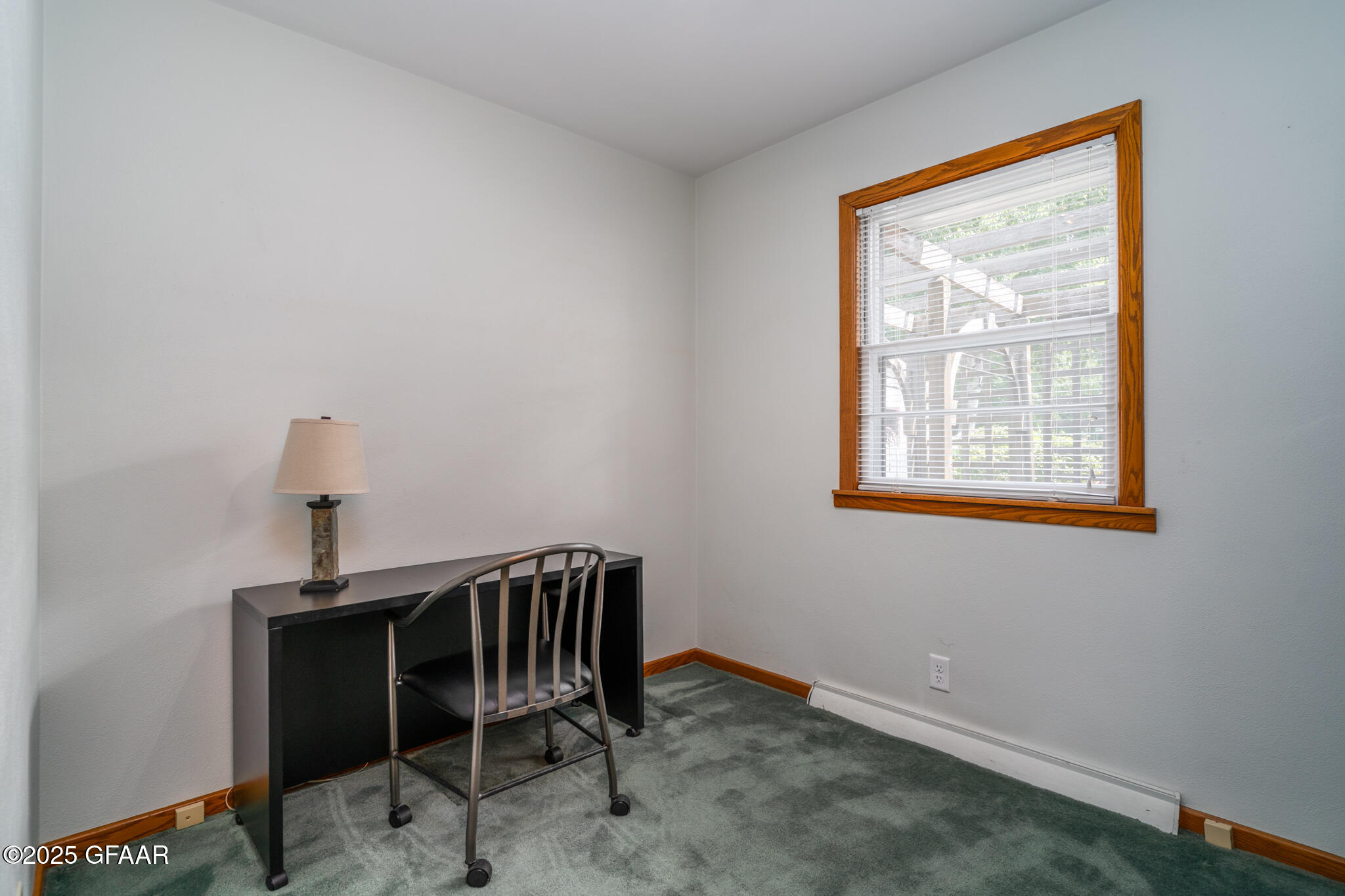 2215 COTTONWOOD Street