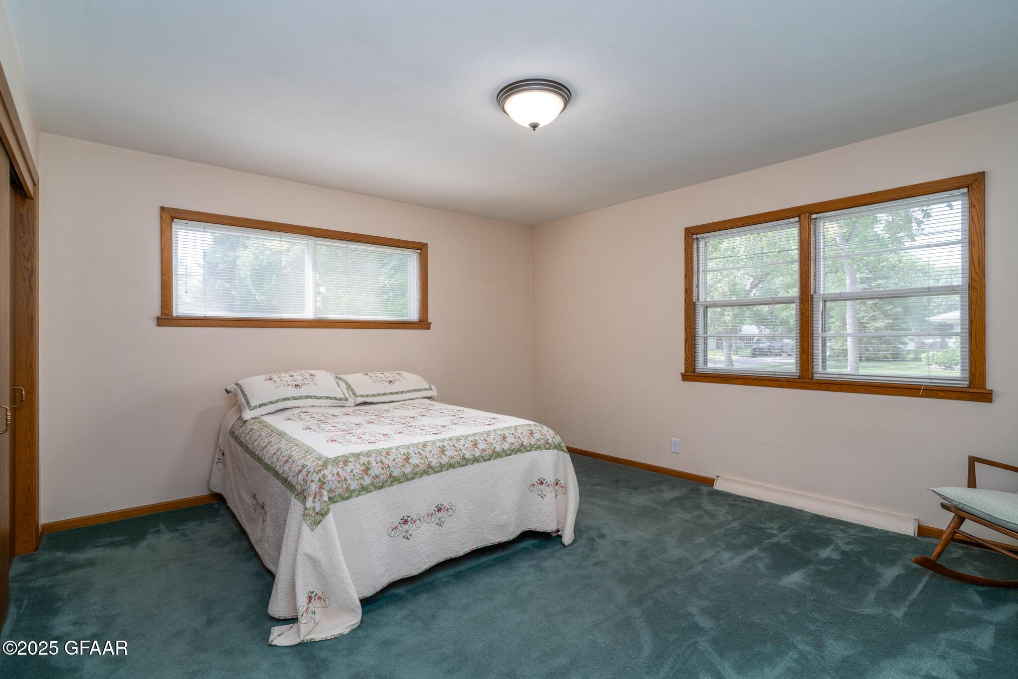 2215 COTTONWOOD Street