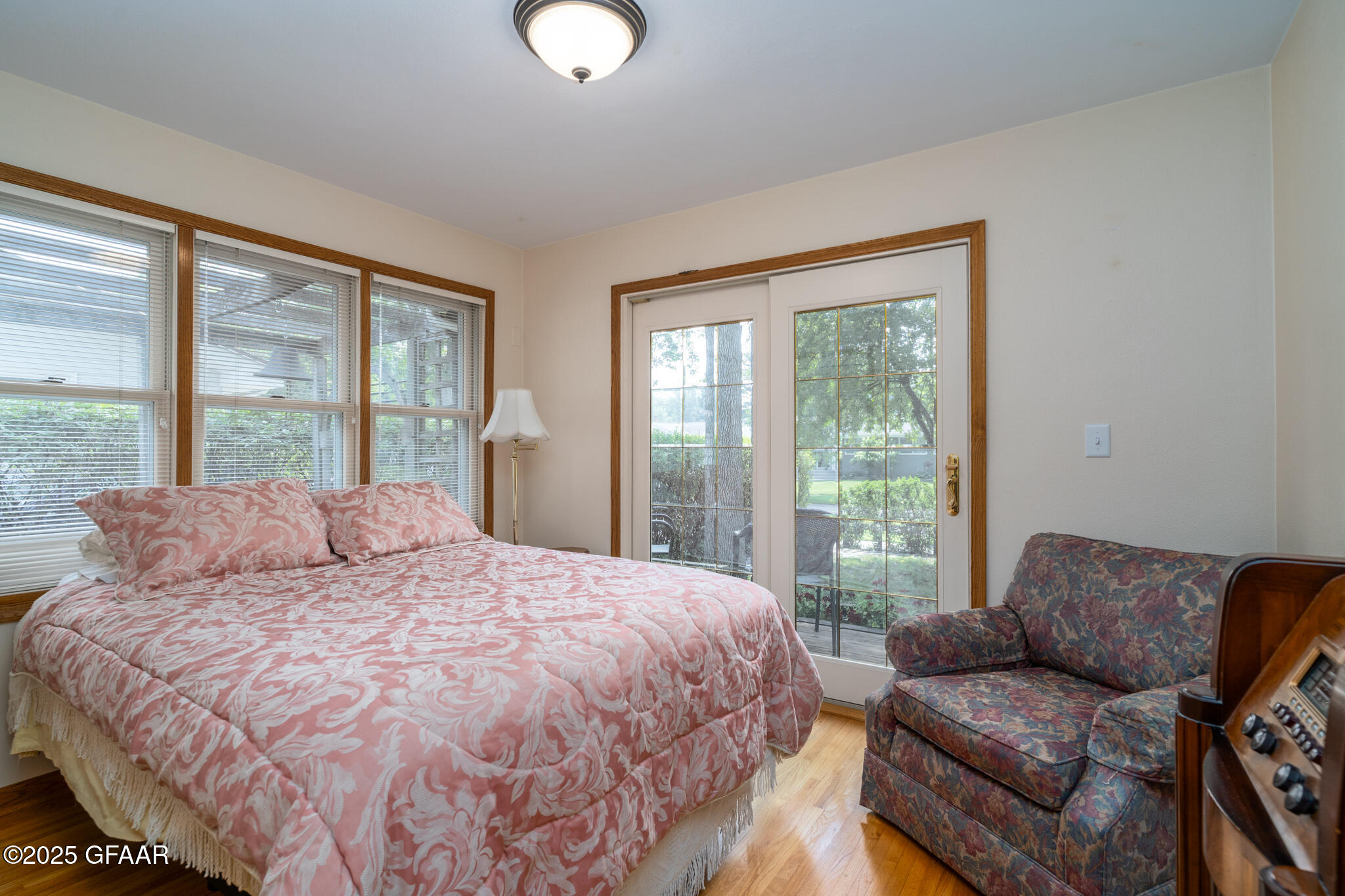 2215 COTTONWOOD Street