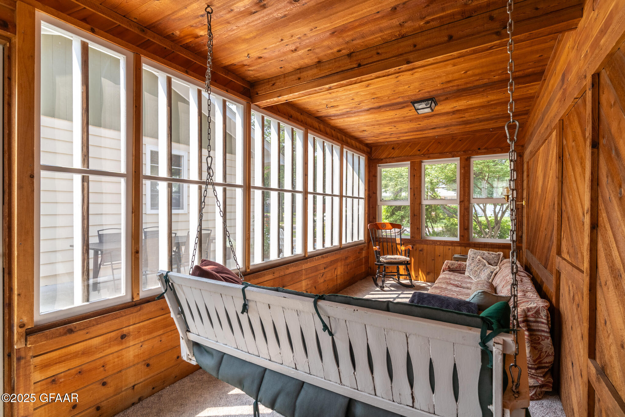 2215 COTTONWOOD Street