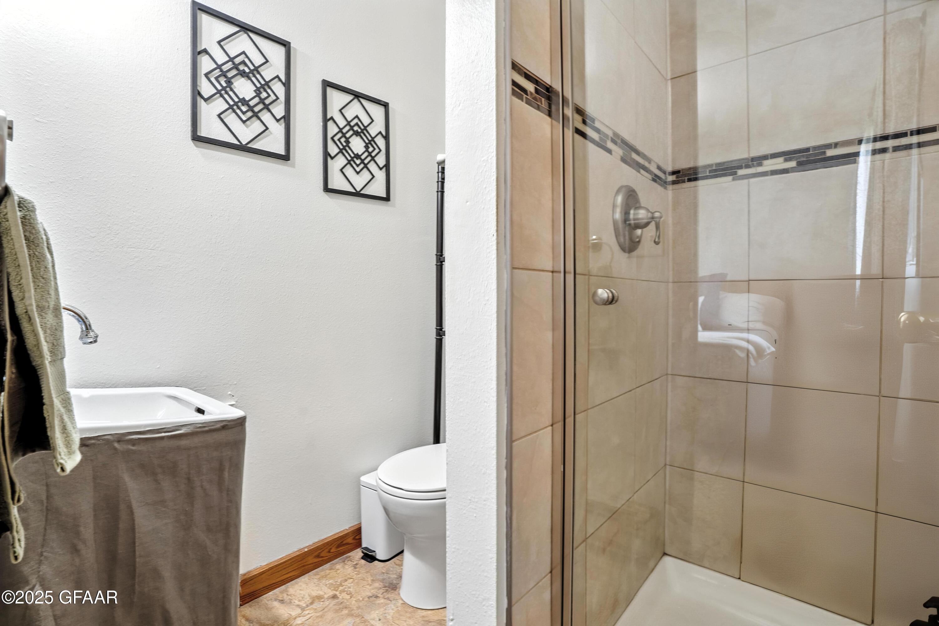 1306 RIDER Road