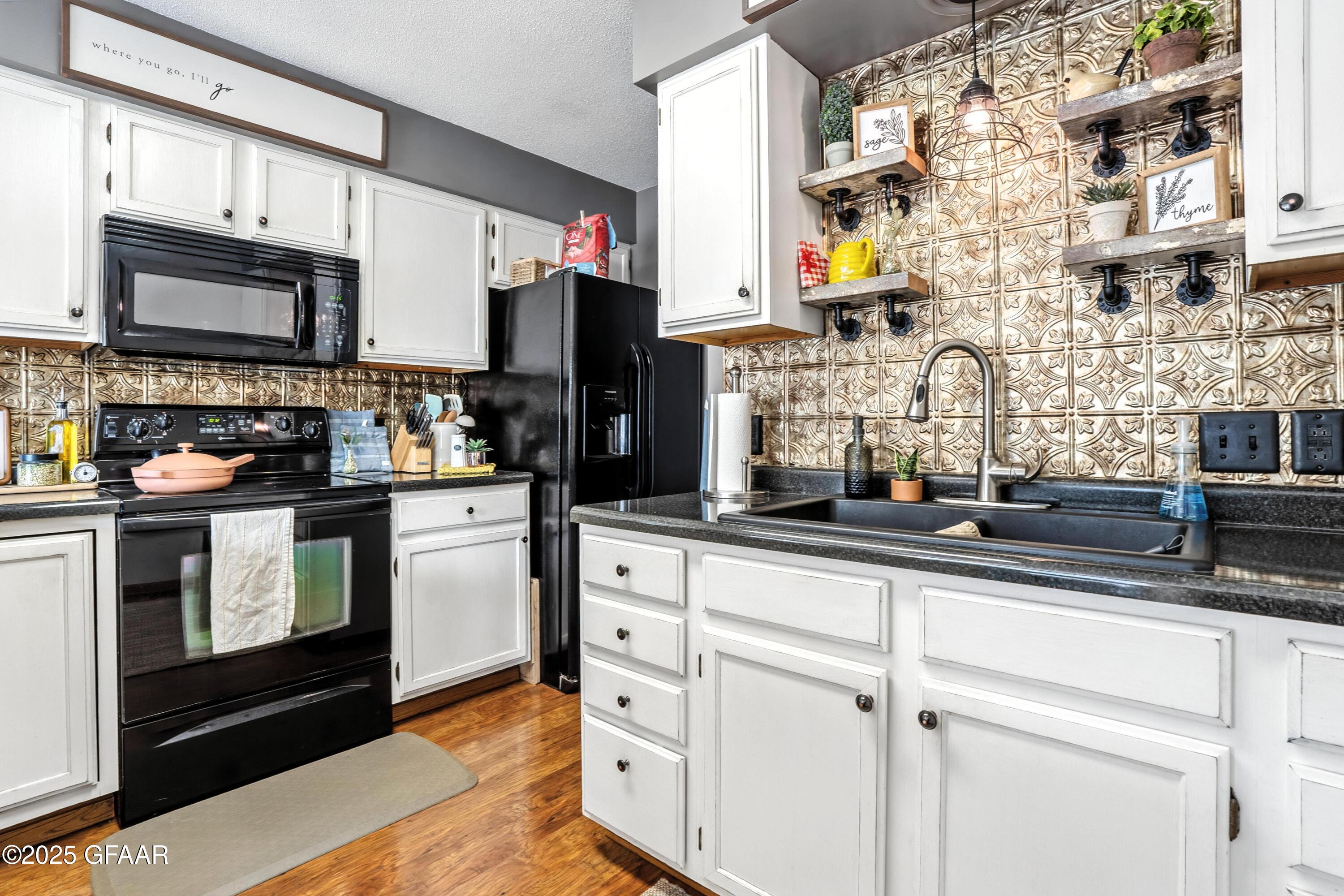 1306 RIDER Road