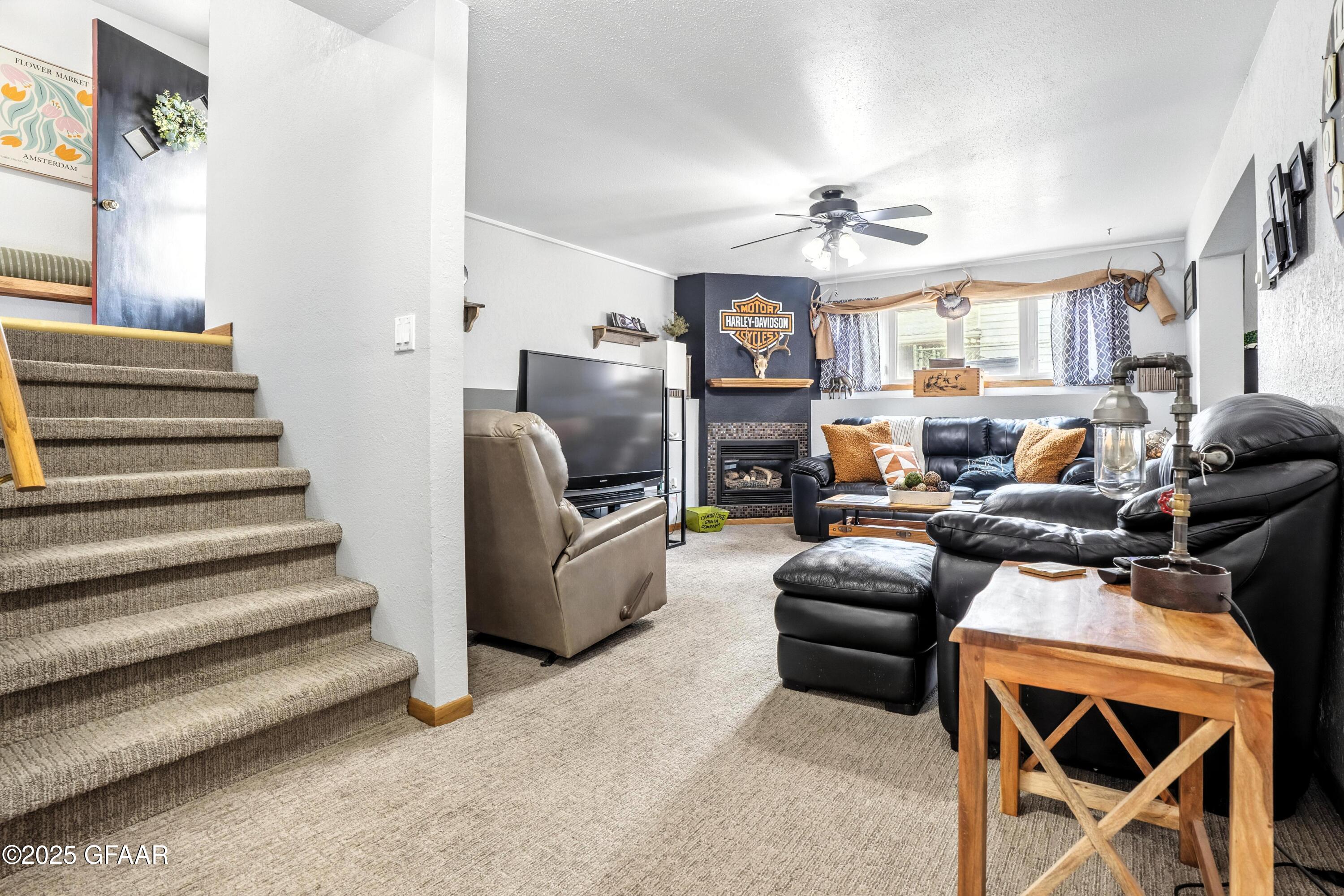 1306 RIDER Road