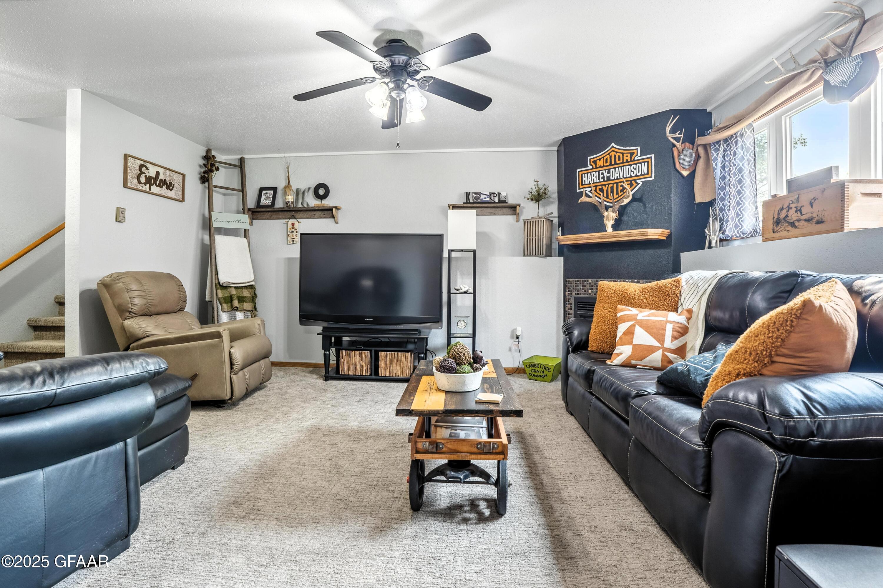 1306 RIDER Road