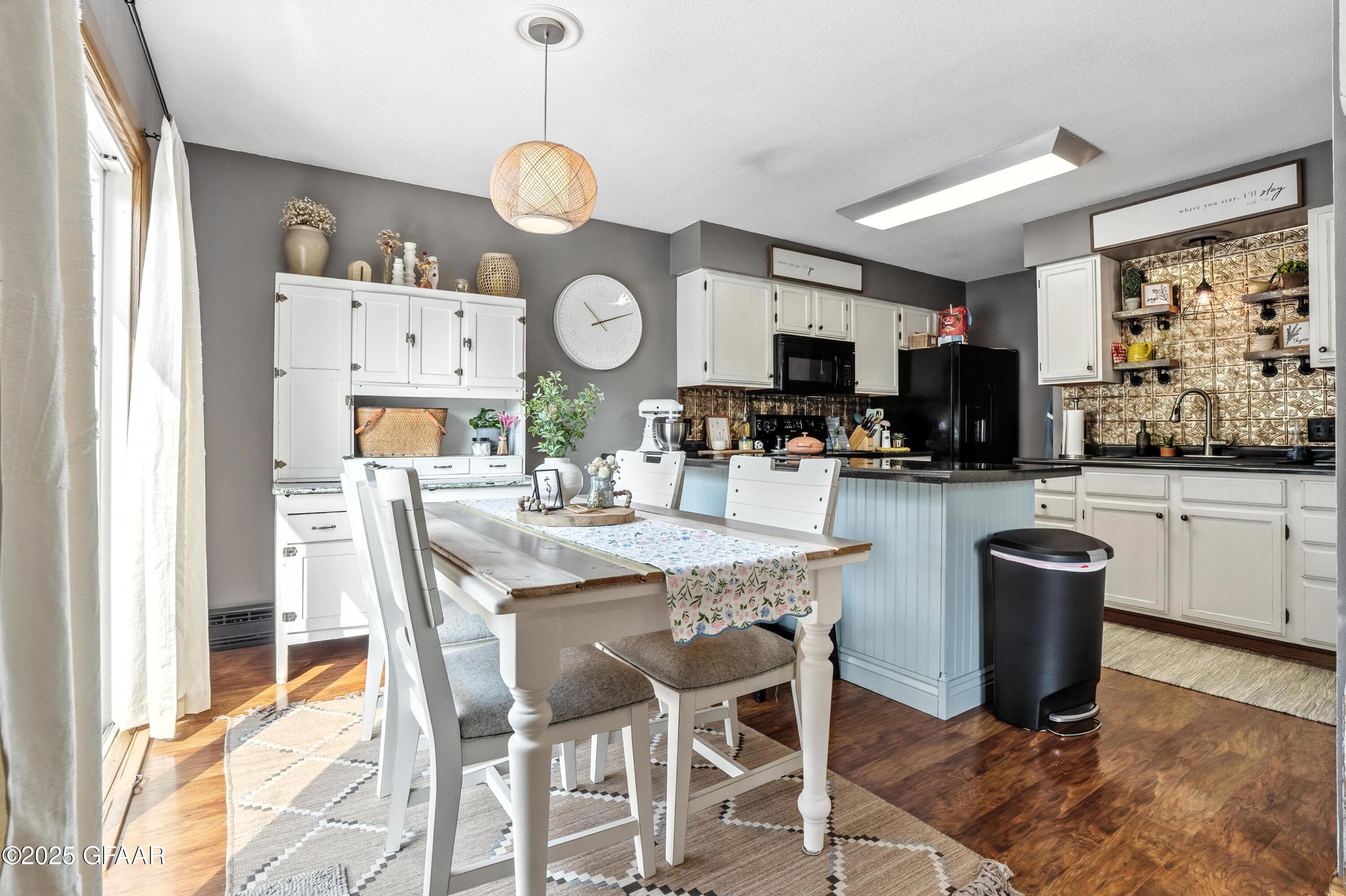1306 RIDER Road
