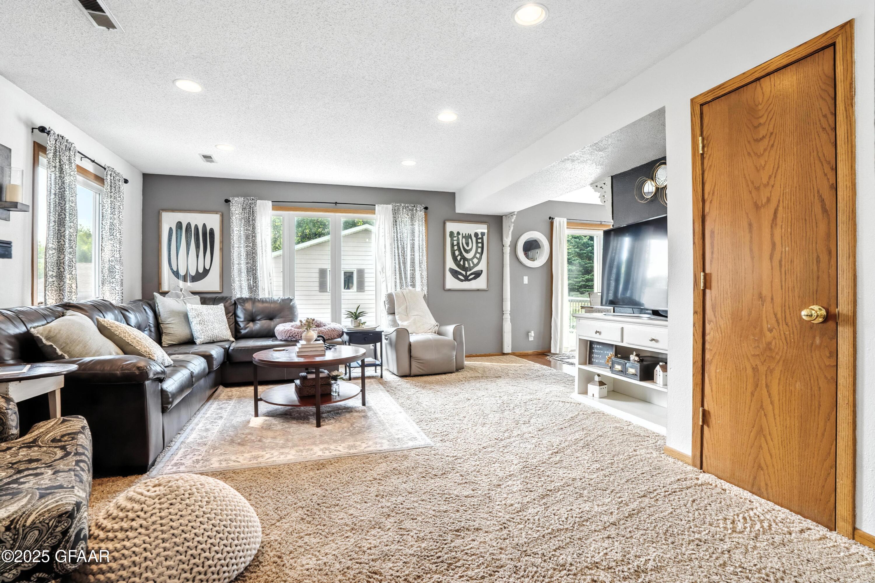 1306 RIDER Road
