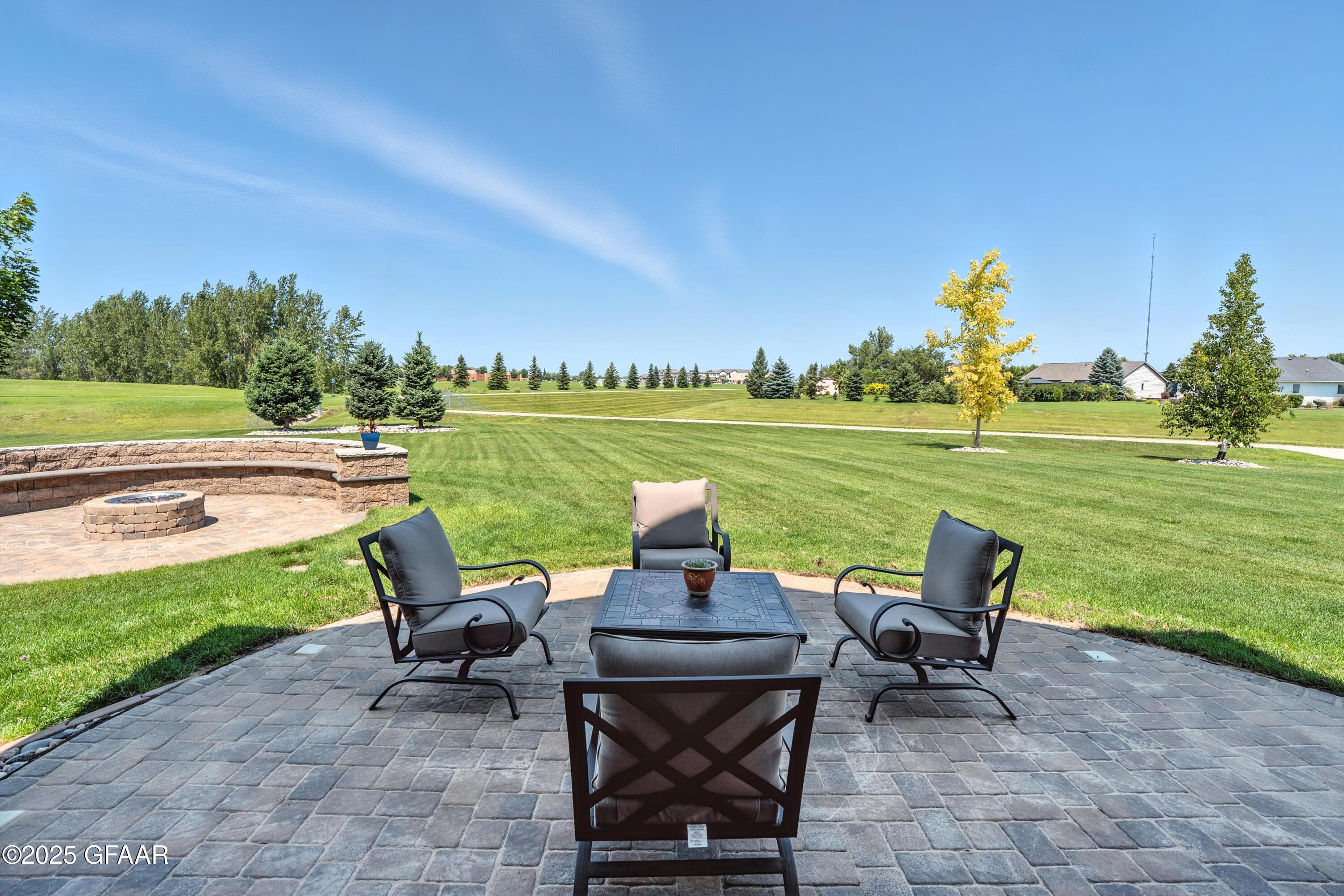 1488 KINGS VIEW Drive