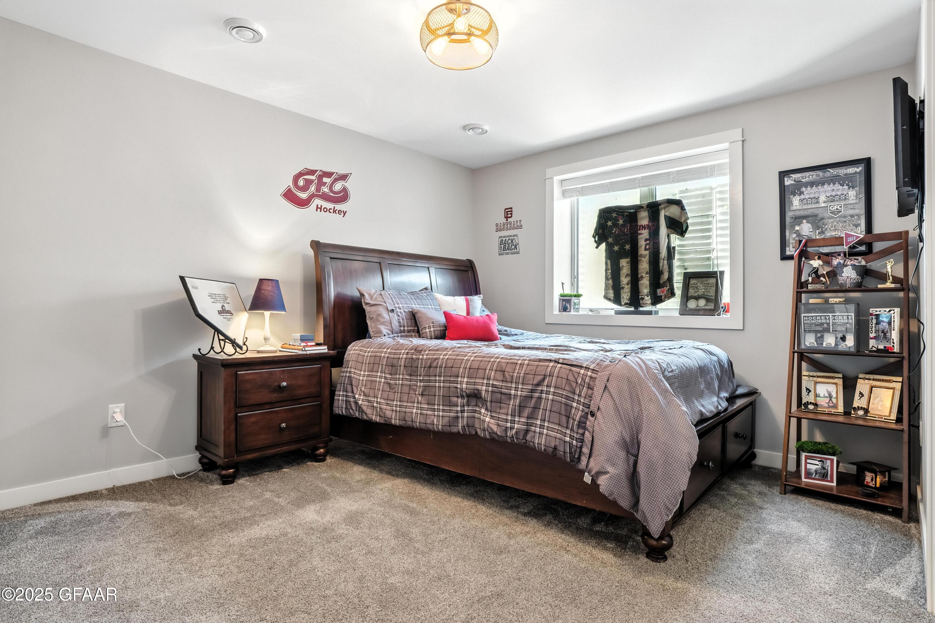 1488 KINGS VIEW Drive