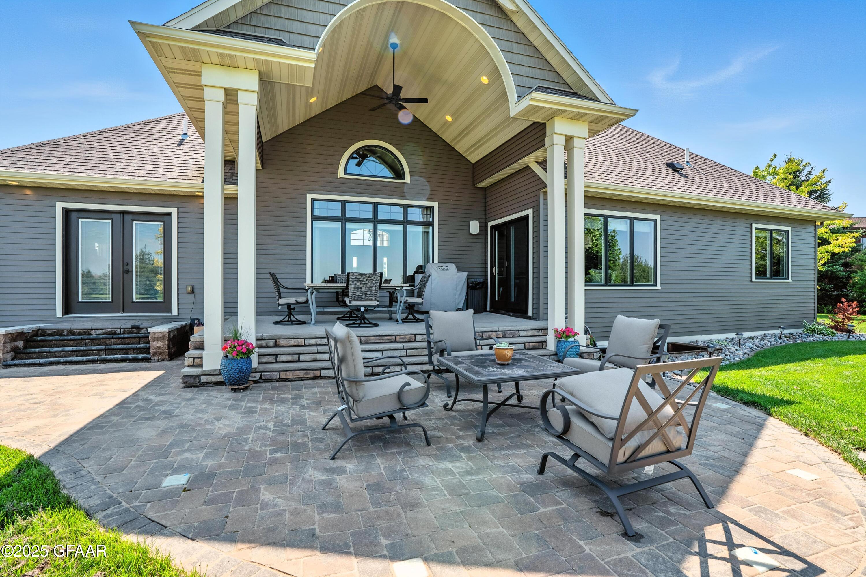 1488 KINGS VIEW Drive
