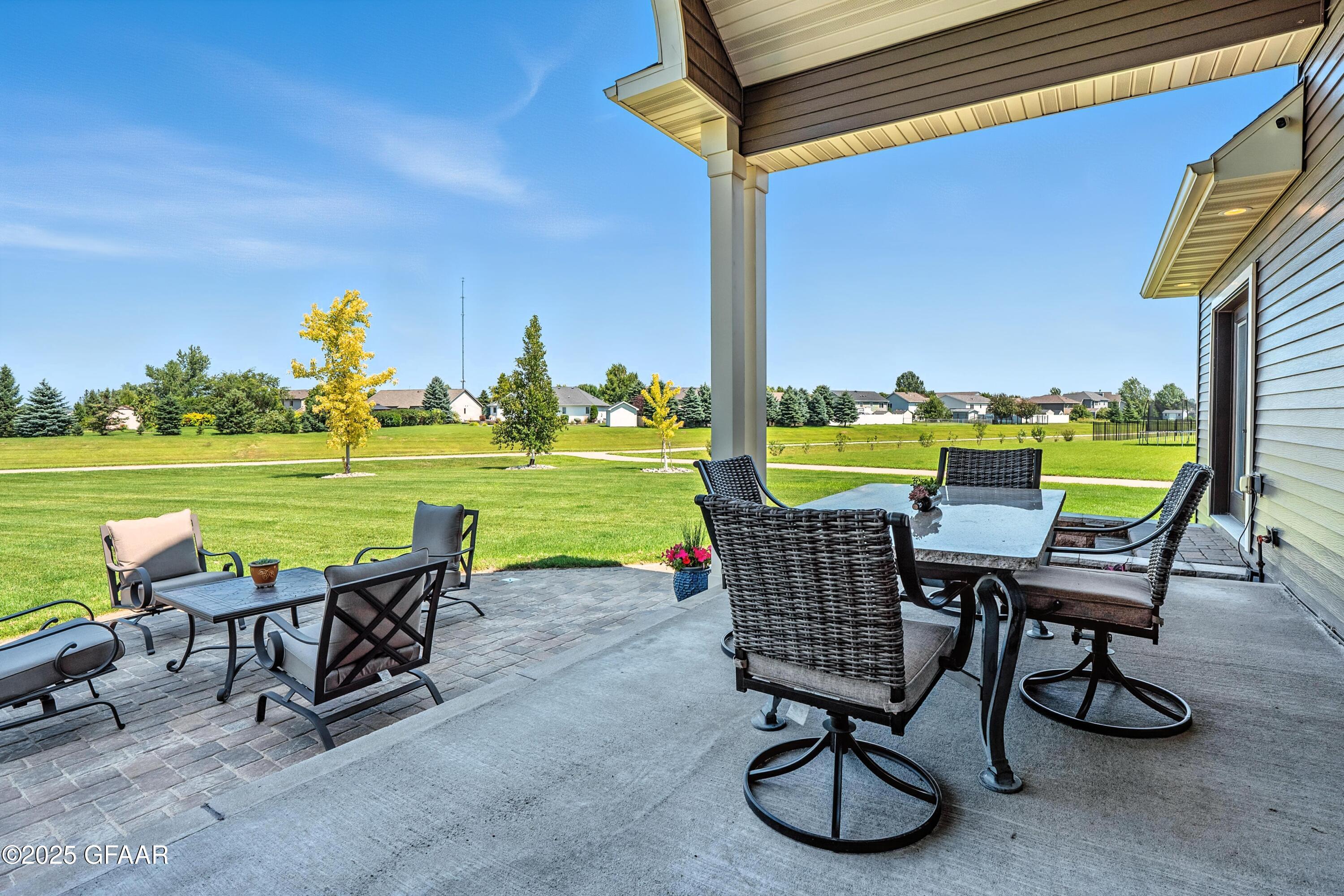 1488 KINGS VIEW Drive