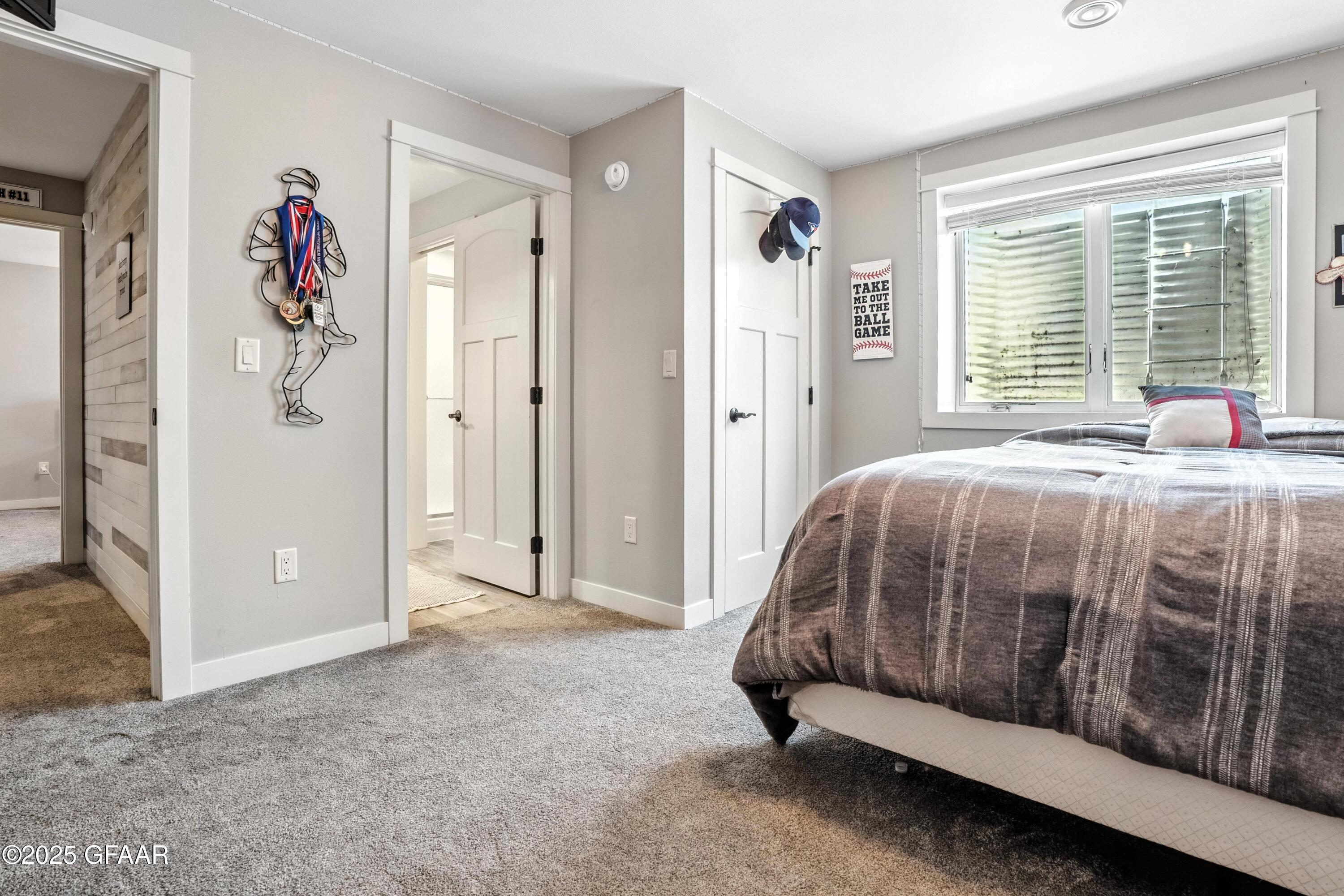 1488 KINGS VIEW Drive