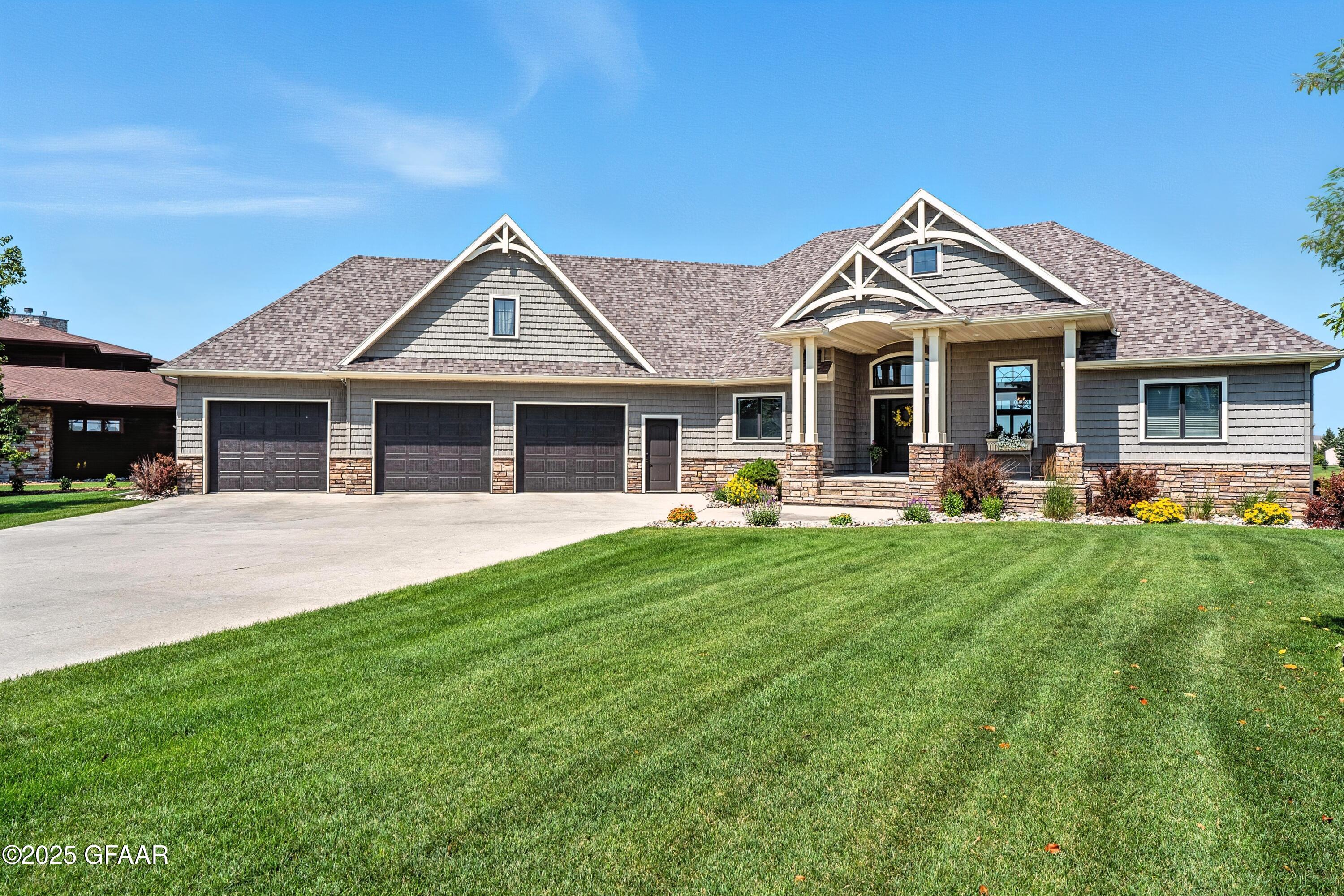 1488 KINGS VIEW Drive