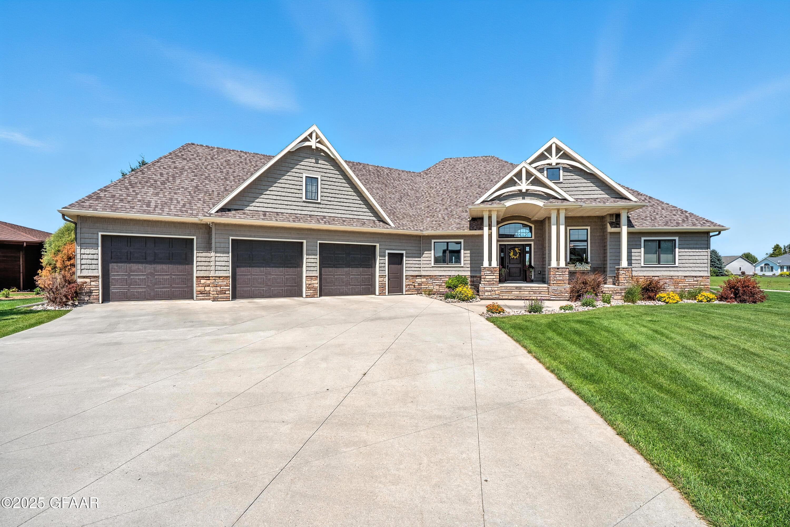 1488 KINGS VIEW Drive
