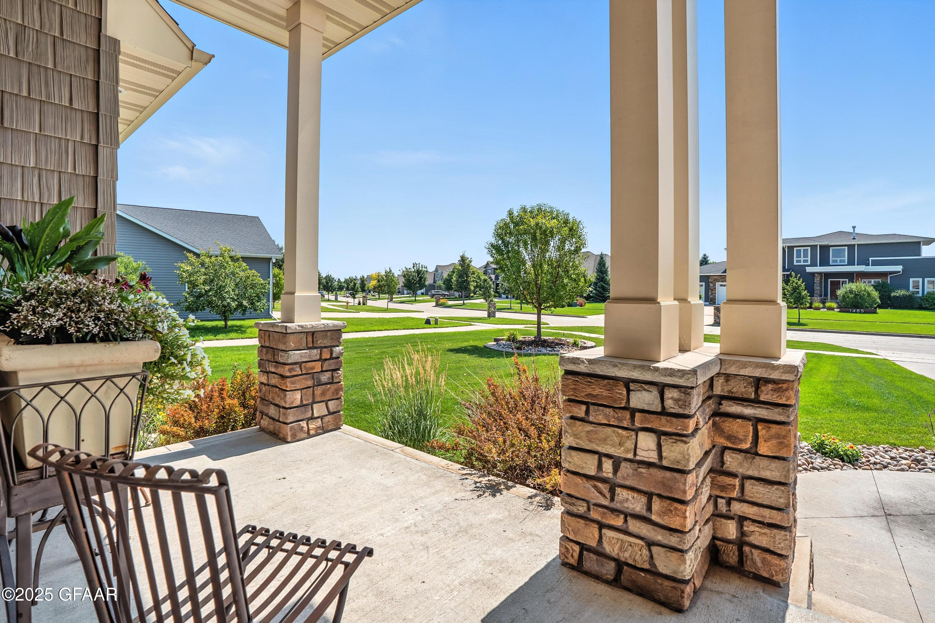 1488 KINGS VIEW Drive