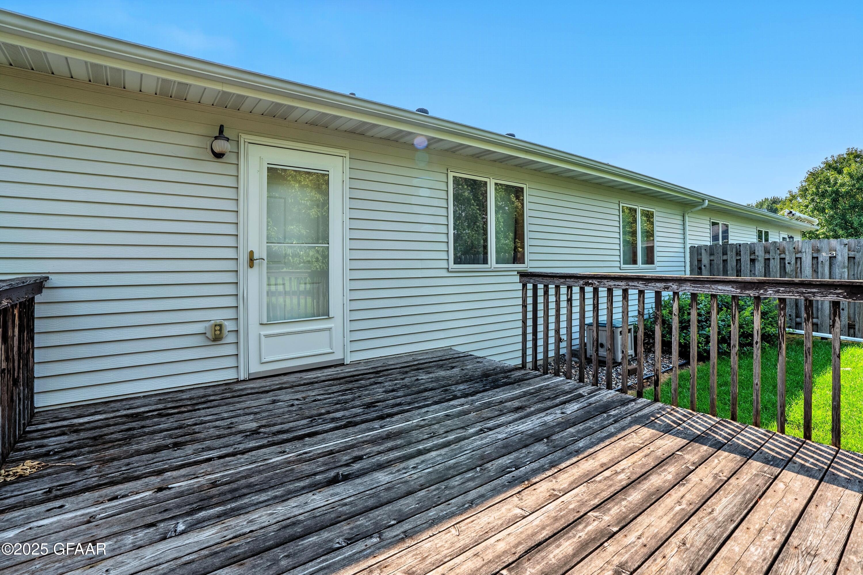 2521 PEMBROOKE Drive