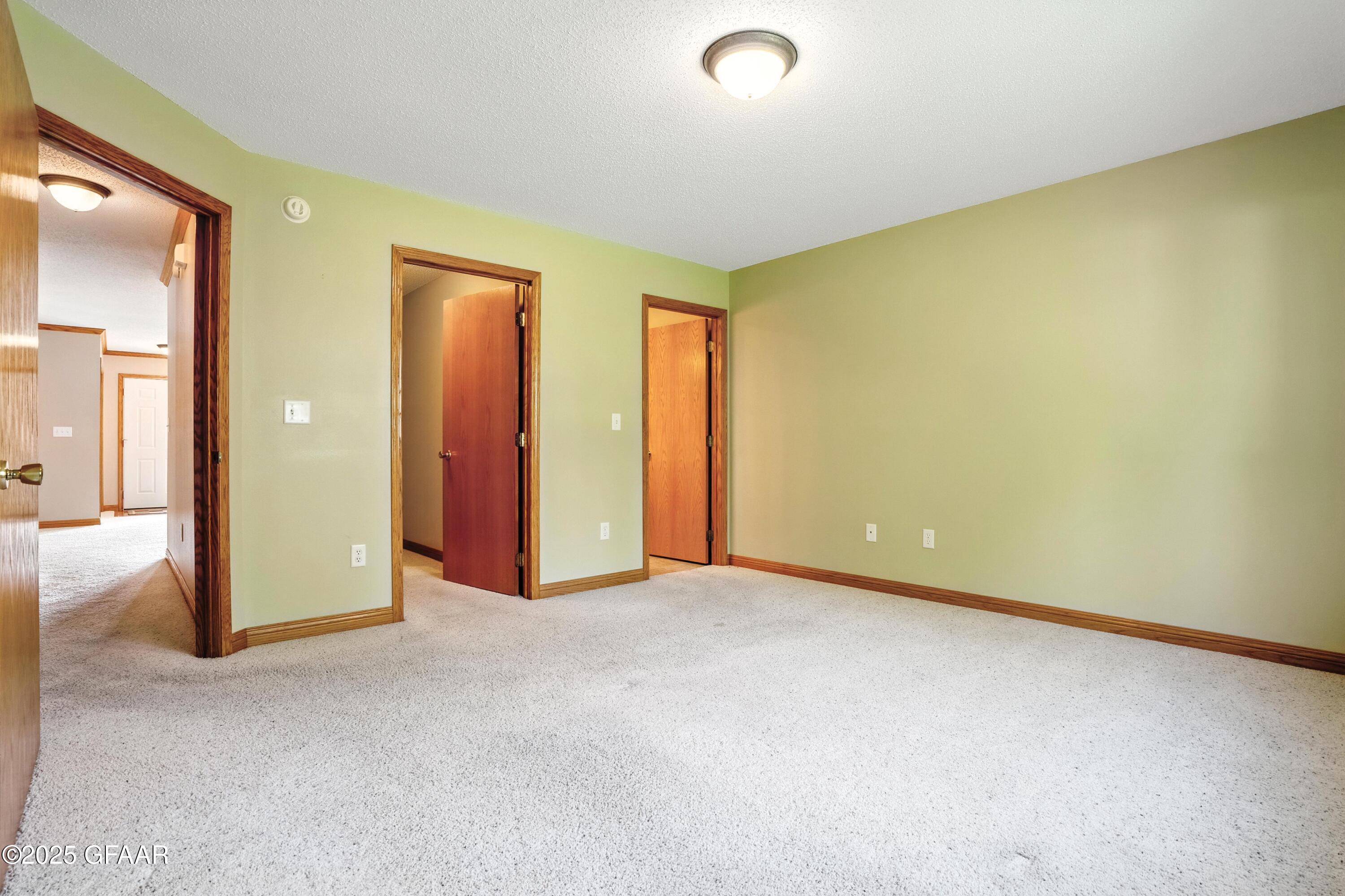 2521 PEMBROOKE Drive