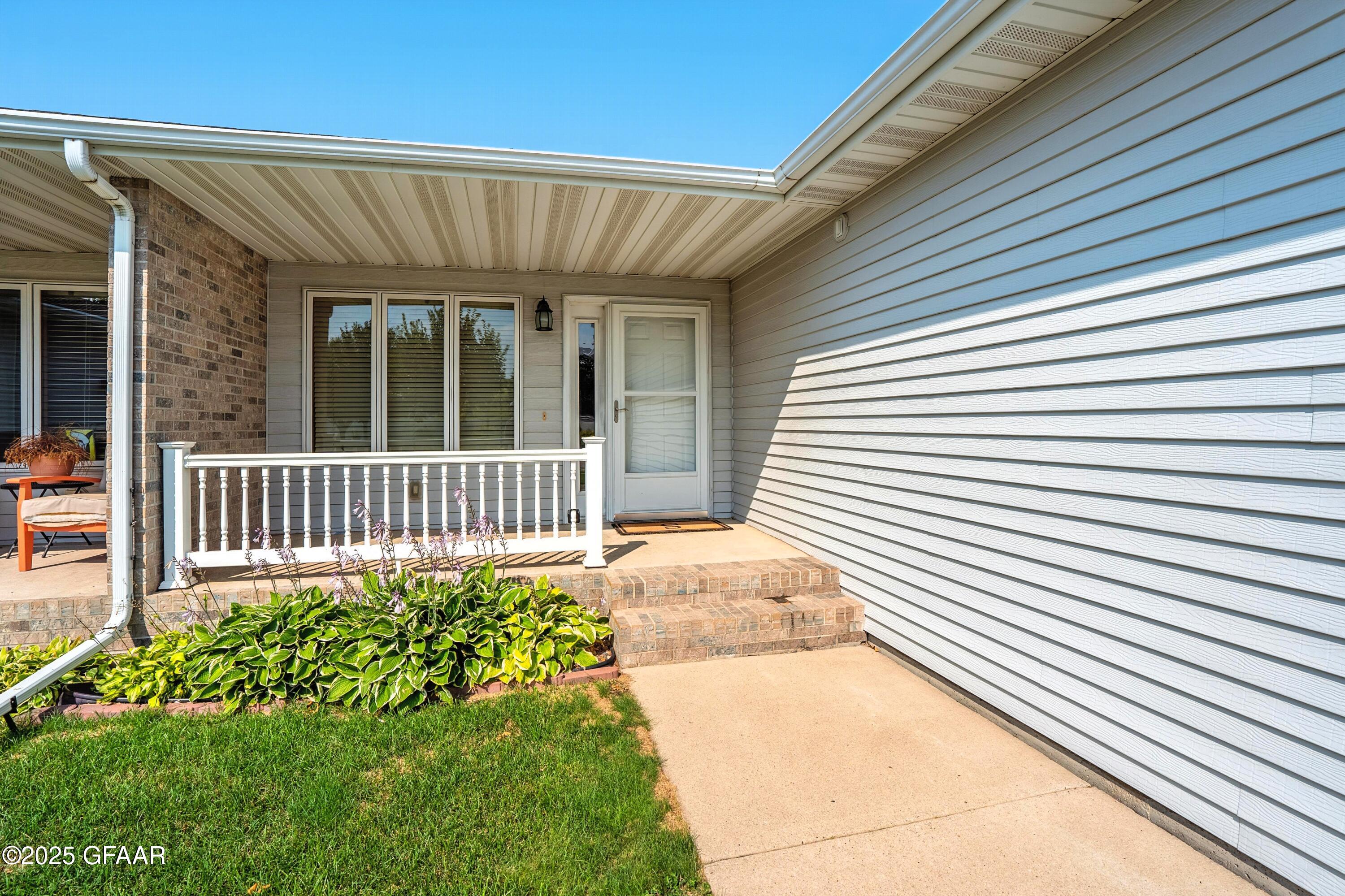 2521 PEMBROOKE Drive
