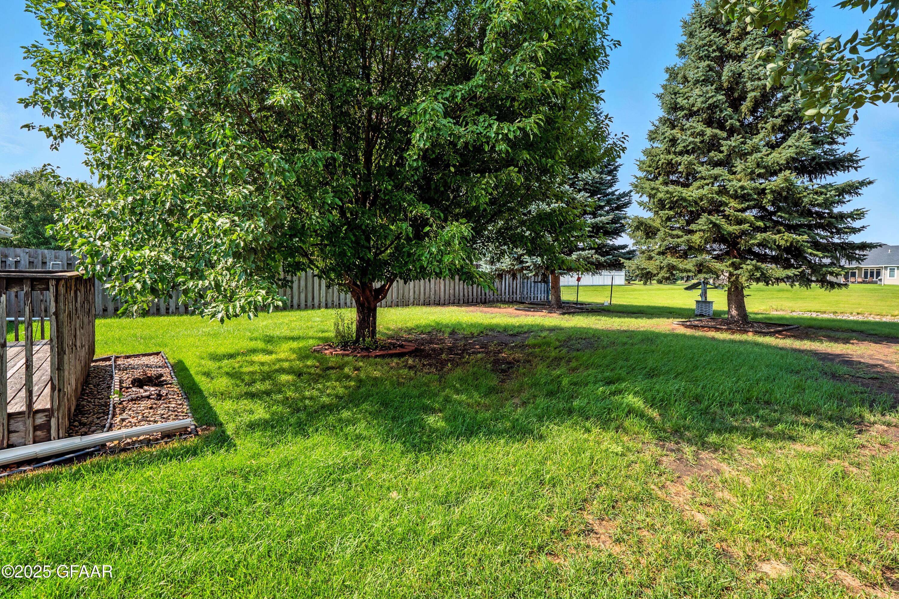 2521 PEMBROOKE Drive