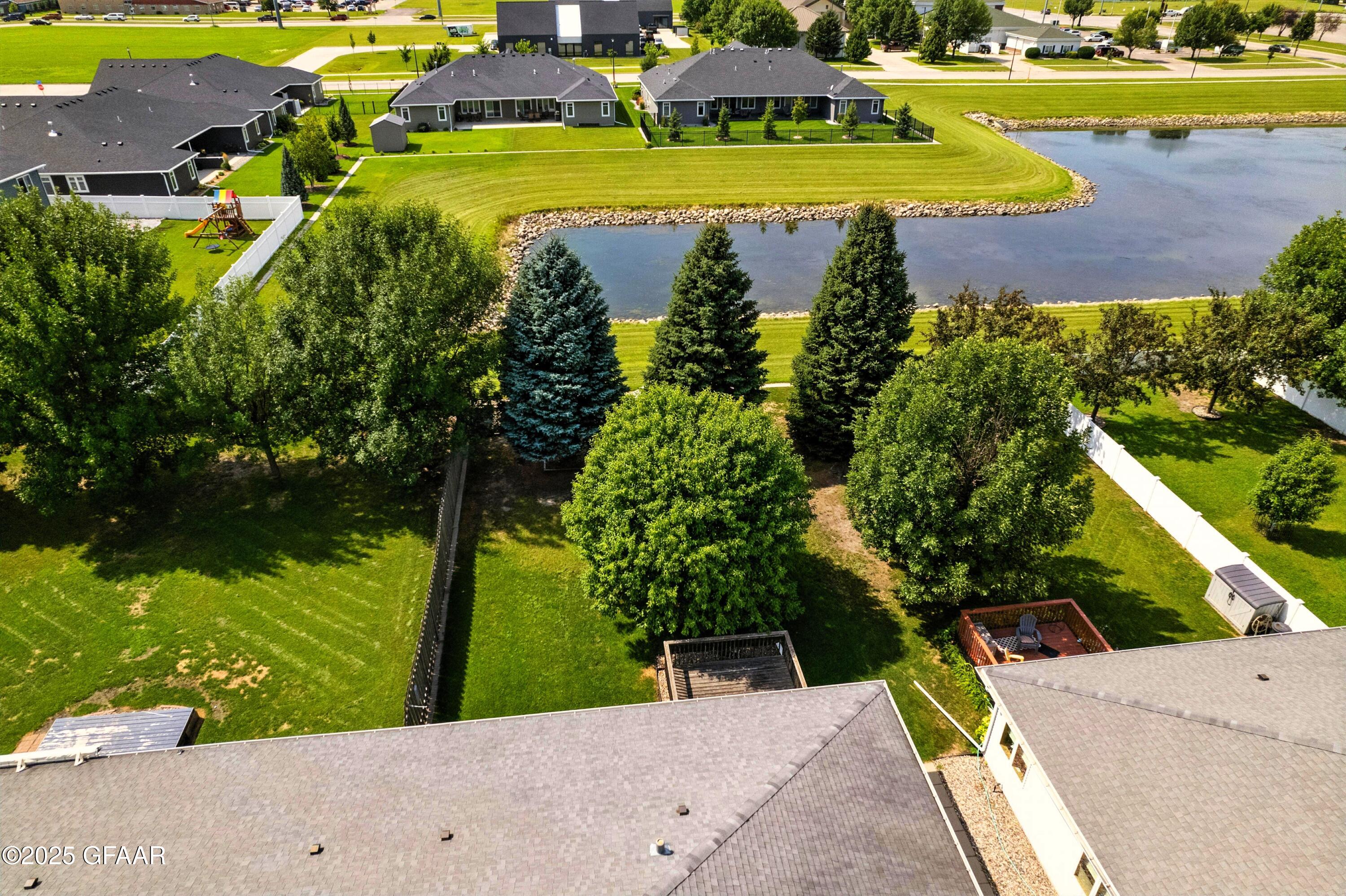2521 PEMBROOKE Drive