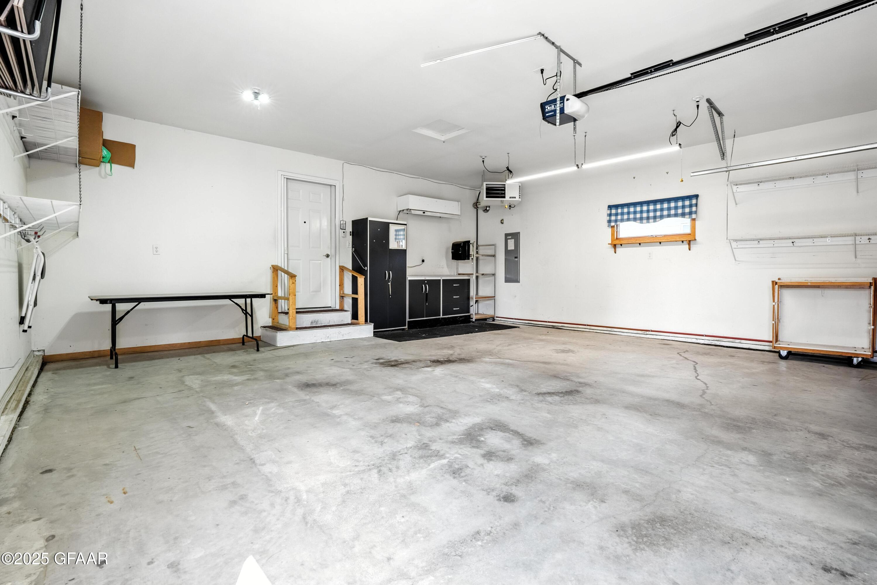 2521 PEMBROOKE Drive