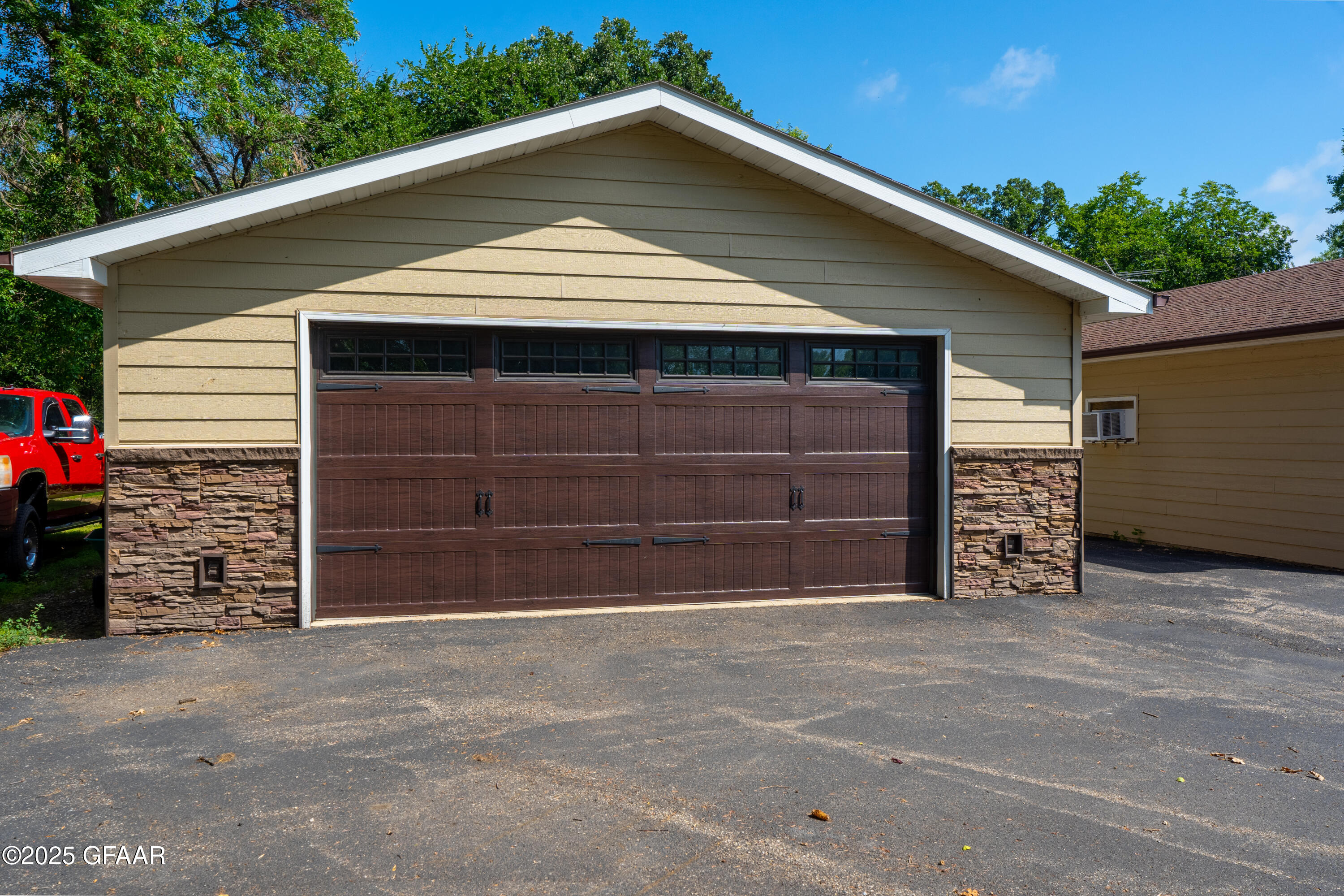 213 ROCK ISLAND Drive